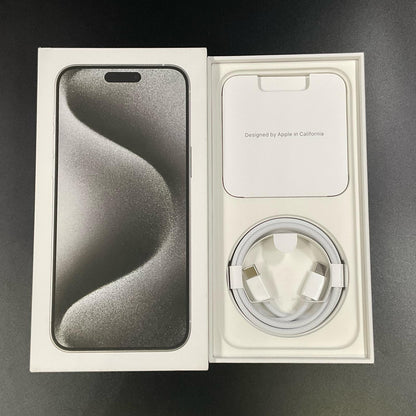 【全額返金保証】【最速発送】Apple iPhone iPhone 15 Pro Max 1TB ホワイトチタニウム docomo 動作確認済 86%