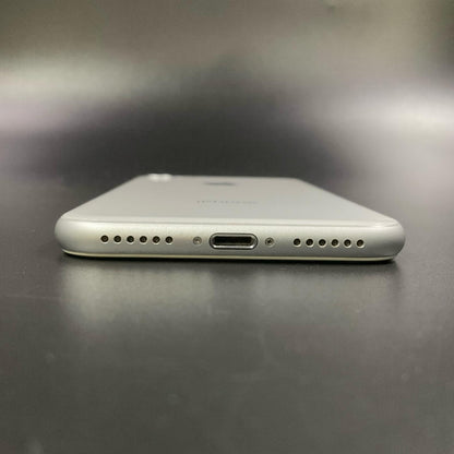 【最速発送】Apple iPhone iPhone 8 64GB シルバー docomo 白ロム【難有】 80%