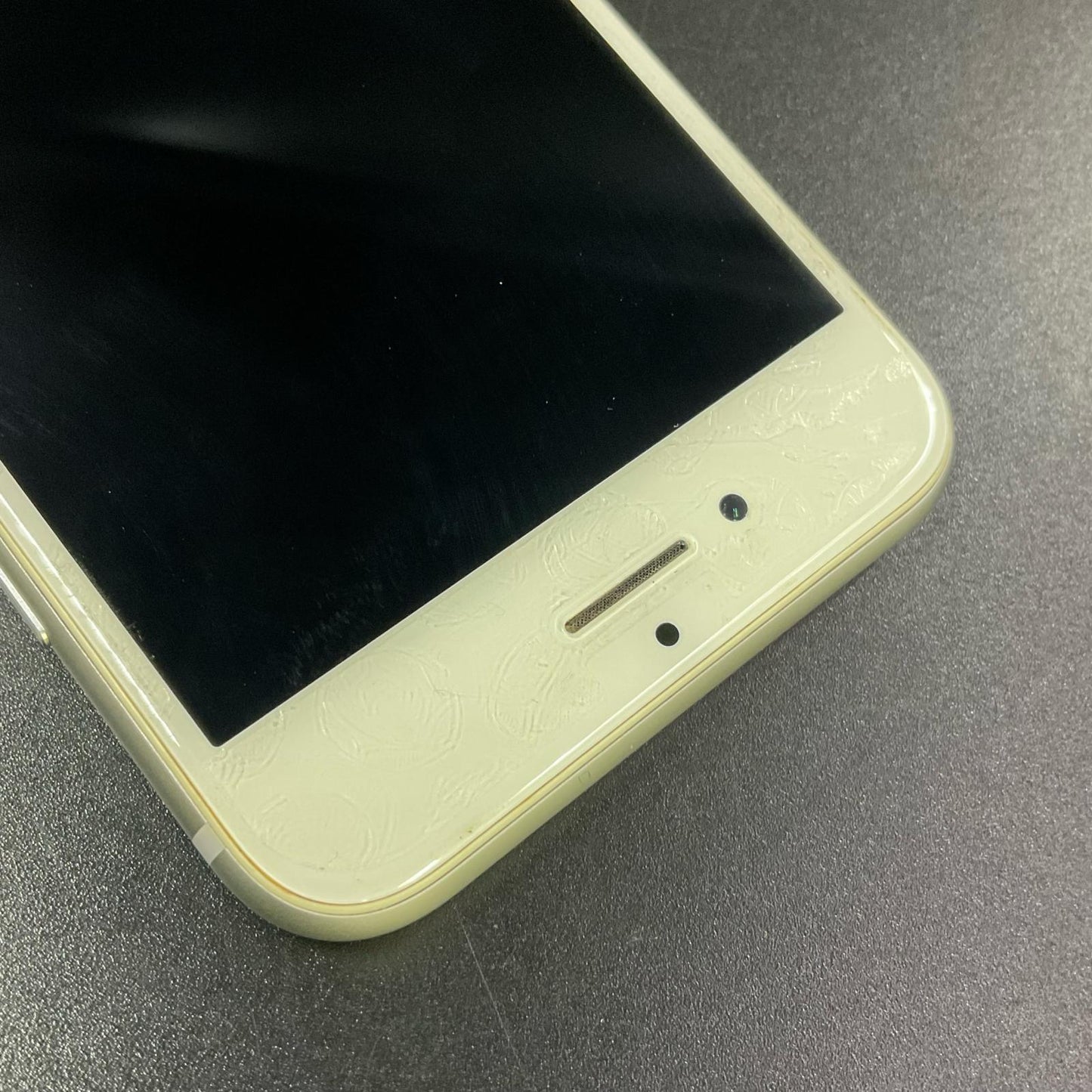 【最速発送】Apple iPhone iPhone 8 64GB シルバー docomo 白ロム【難有】 80%