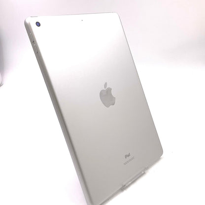 【全額返金保証】【最速発送】Apple iPad iPad 10.2インチ 第9世代 64GB シルバー Wi-Fi 動作確認済