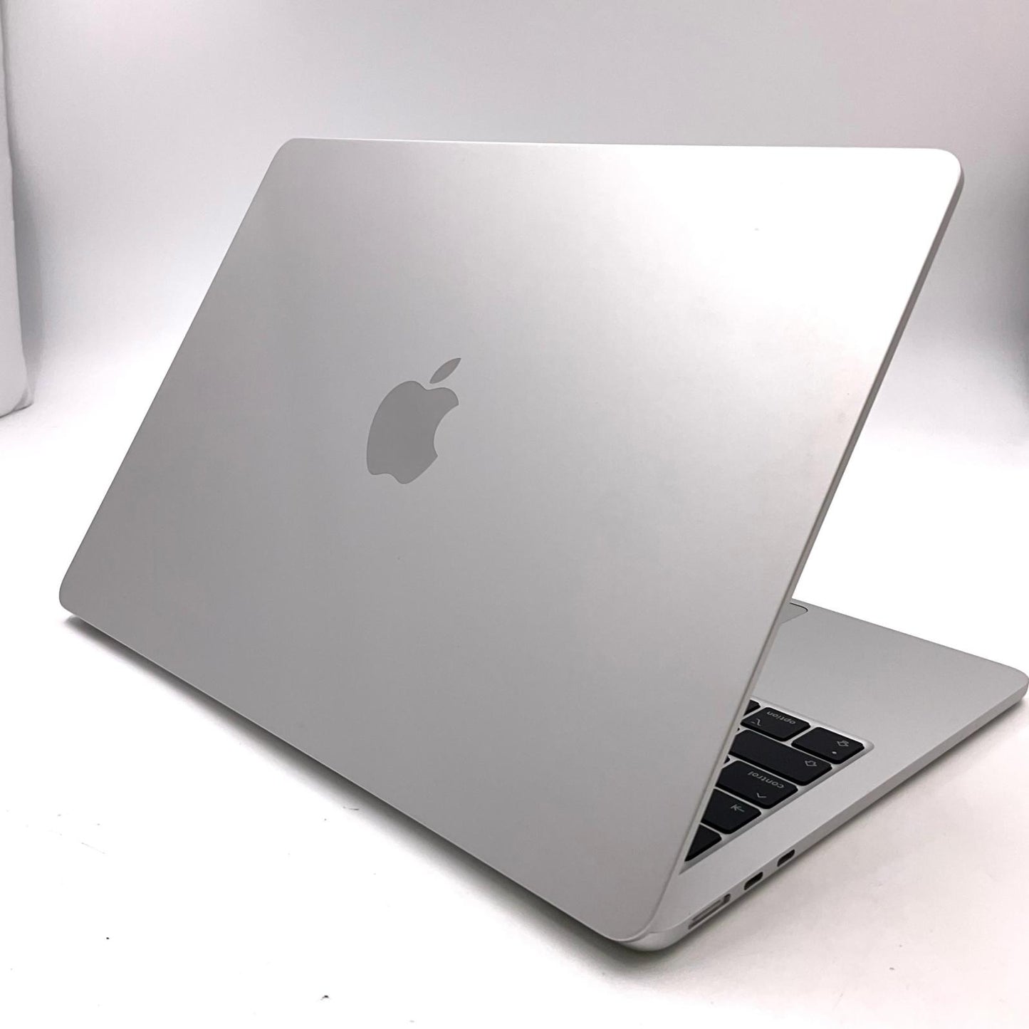 【全額返金保証】【最速発送】Apple MacBook Air Air 13インチ 2022 Apple M2 16GB SSD 512GB シルバー 91% 動作確認済