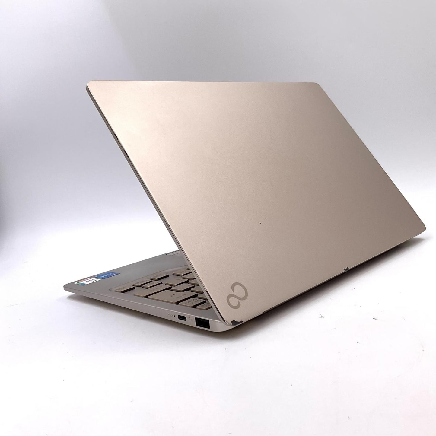【最速発送】FUJITSU LIFEBOOK CH75/E3 FMVC75E3GG 11th Gen Intel(R) Core(TM) i5-1135G7 @ 2.40GHz 8GB M.2 SSD 256GB 90%【難有】