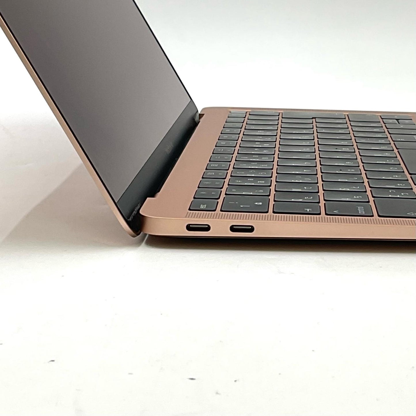 【全額返金保証】【最速発送】Apple MacBook Air 13.3インチ 2018 1.6GHz デュアルコア Intel Core i5 8GB SSD 256GB ゴールド 87.1% 動作確認済