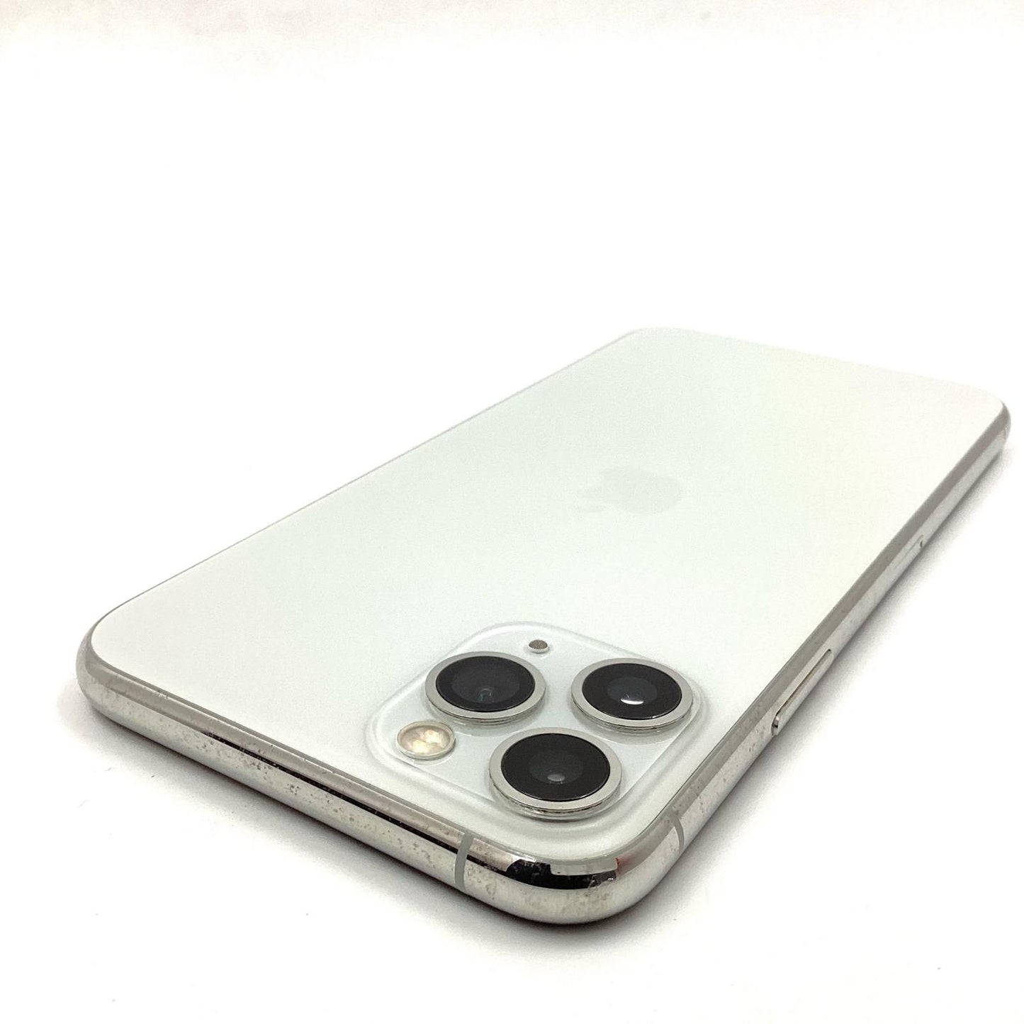【全額返金保証】【最速発送】Apple iPhone iPhone 11 Pro 256GB シルバー docomo 白ロム 動作確認済 72%