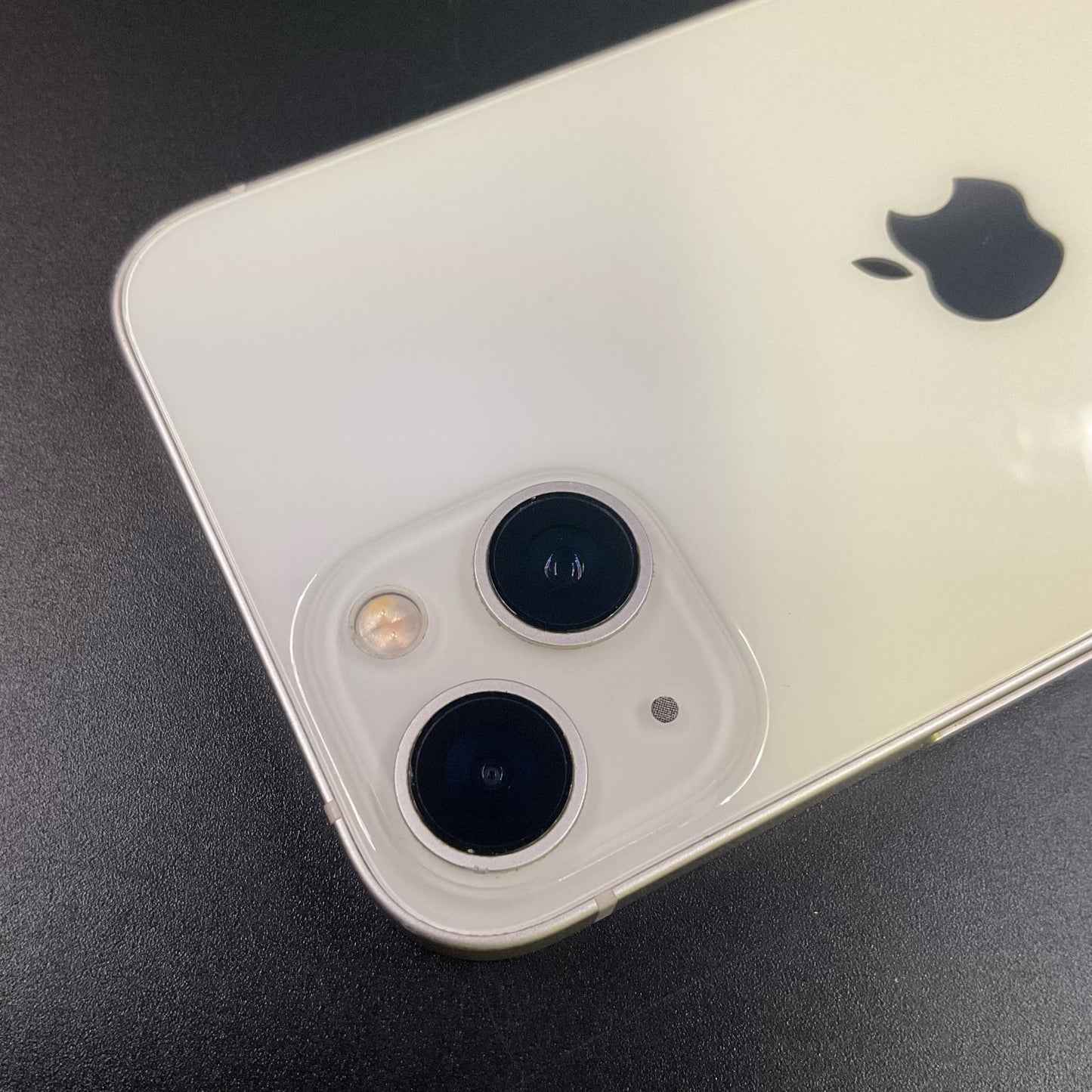 【全額返金保証】【最速発送】Apple iPhone iPhone 13 128GB スターライト docomo SIMフリー 白ロム 動作確認済 75%
