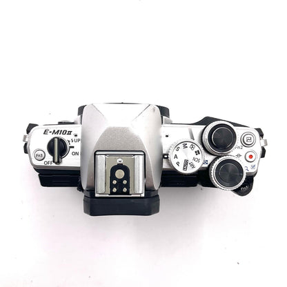 【全額返金保証】【最速発送】OLYMPUS デジタル一眼 OM-D E-M10 Mark II EZダブルズームキット [シルバー] 動作確認済
