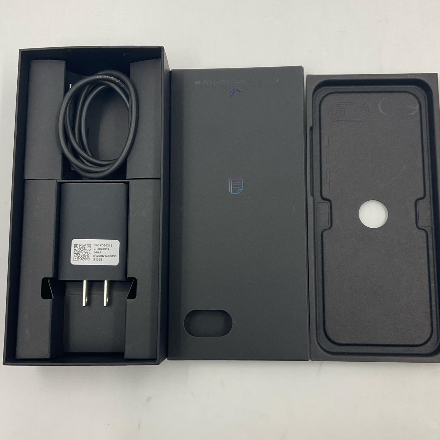 【最速発送】Motorola razr 50 ultra 512GB ミッドナイトブルー SIMフリー XT2451-5 白ロム【難有】