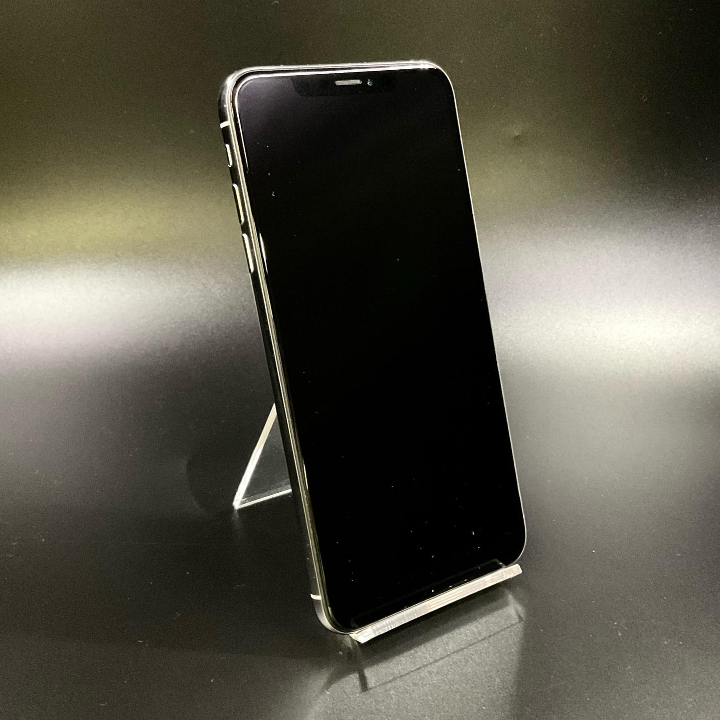 【全額返金保証】【最速発送】Apple iPhone iPhone XS Max 256GB シルバー au 白ロム 動作確認済 84%