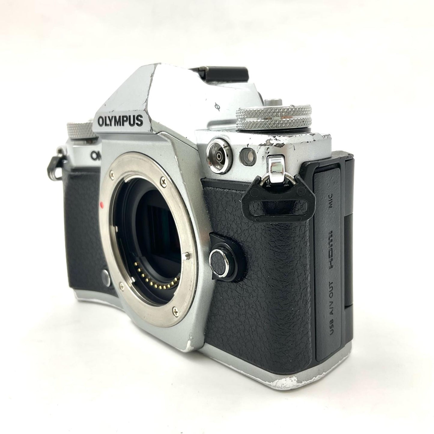 【最速発送】OLYMPUS デジタル一眼 OLYMPUS OM-D E-M5 Mark II ボディ [シルバー] シルバー【難有】