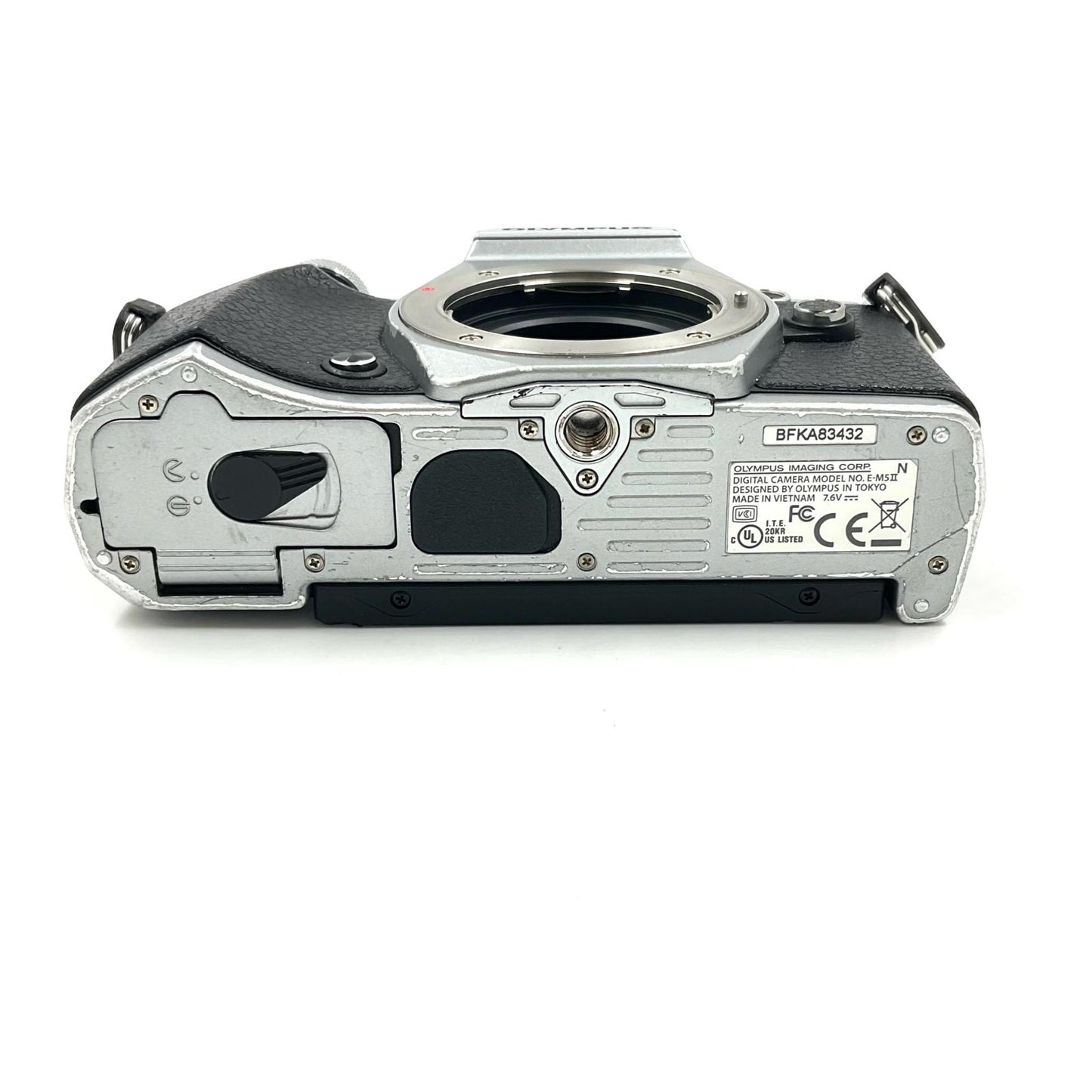 【最速発送】OLYMPUS デジタル一眼 OLYMPUS OM-D E-M5 Mark II ボディ [シルバー] シルバー【難有】