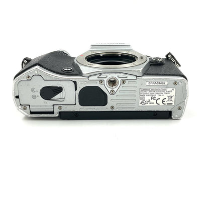 【最速発送】OLYMPUS デジタル一眼 OLYMPUS OM-D E-M5 Mark II ボディ [シルバー] シルバー【難有】