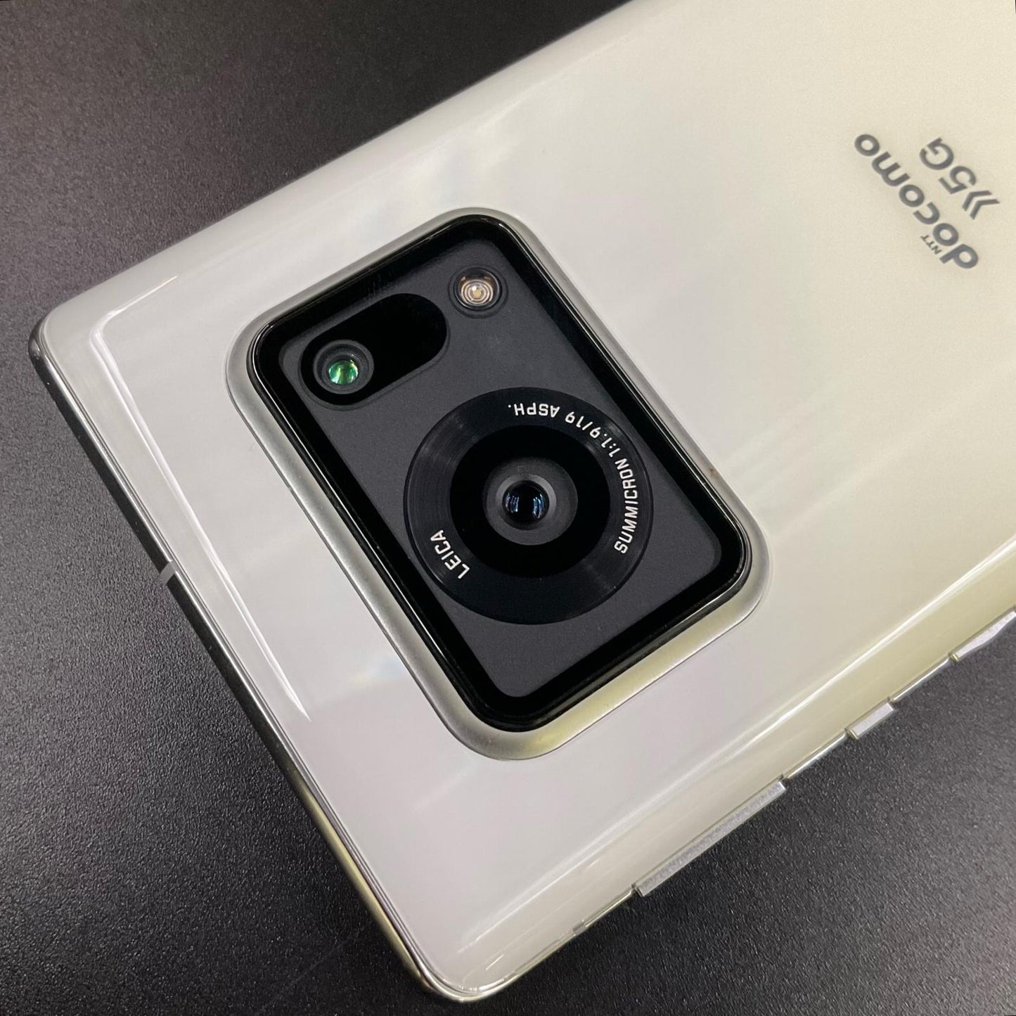 【全額返金保証】【最速発送】SHARP AQUOS R6 128GB ホワイト docomo SH-51B 白ロム 動作確認済