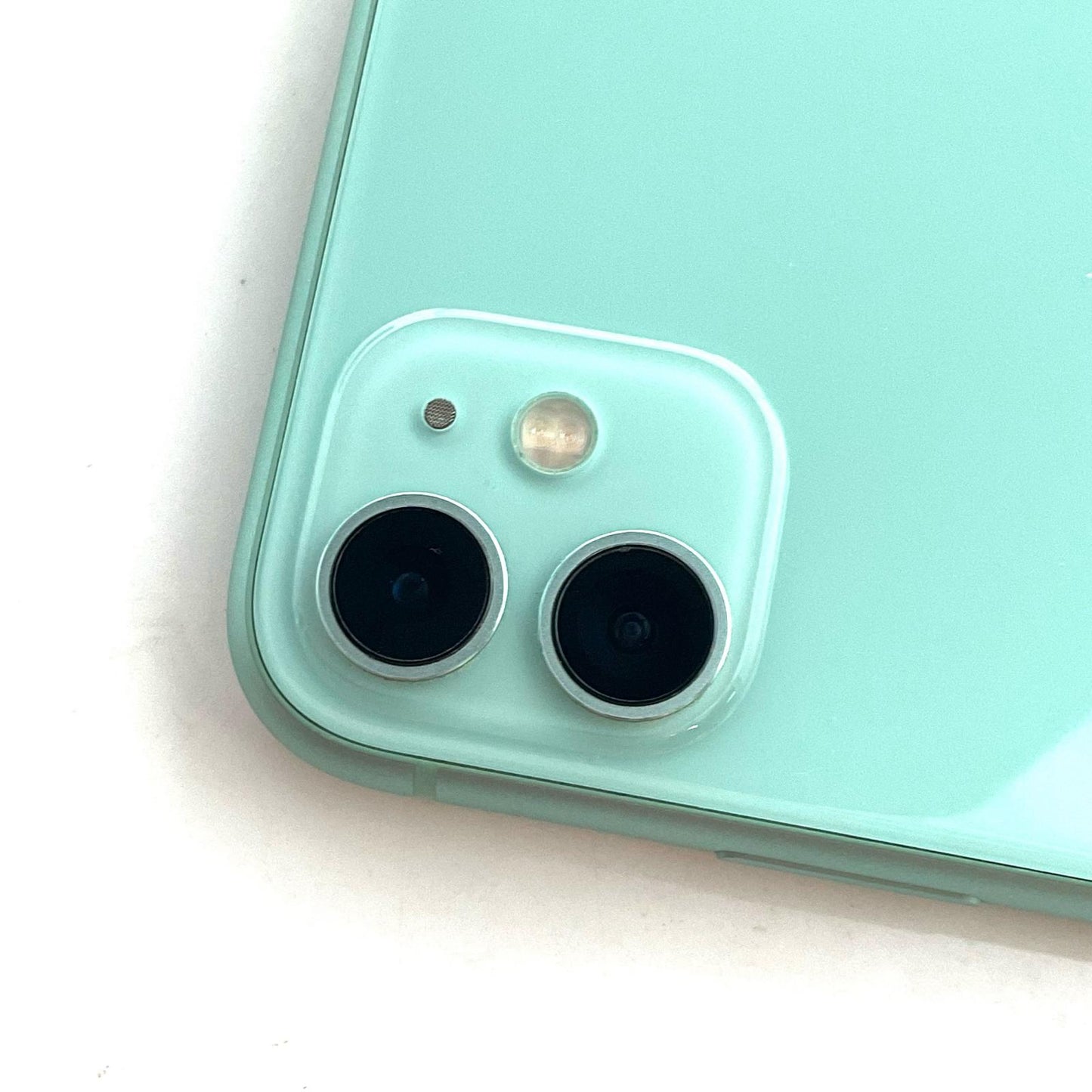【全額返金保証】【最速発送】Apple iPhone iPhone 11 64GB グリーン docomo 白ロム 動作確認済 84%