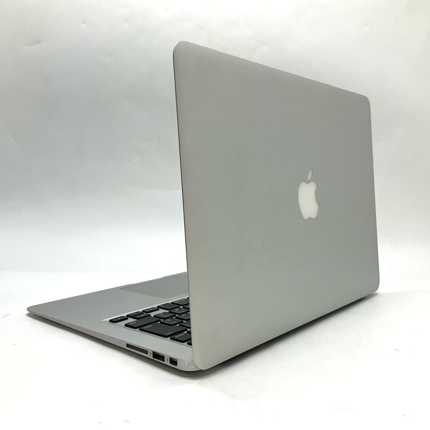 【最速発送】Apple MacBook Air 13.3インチ 2015 1.6 GHz Intel Core i5 4GB SSD 128GB シルバー 36.1%【難有】