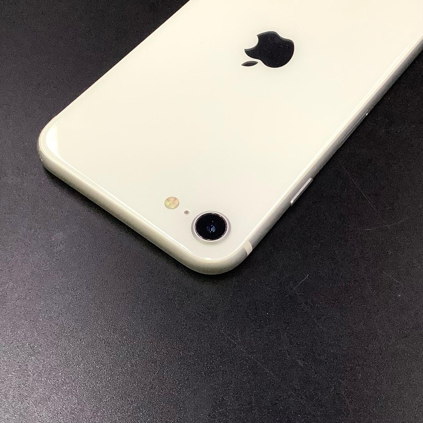 【全額返金保証】【最速発送】Apple iPhone iPhone SE（第2世代） 128GB ホワイト 楽天モバイル SIMフリー 白ロム 動作確認済 80%