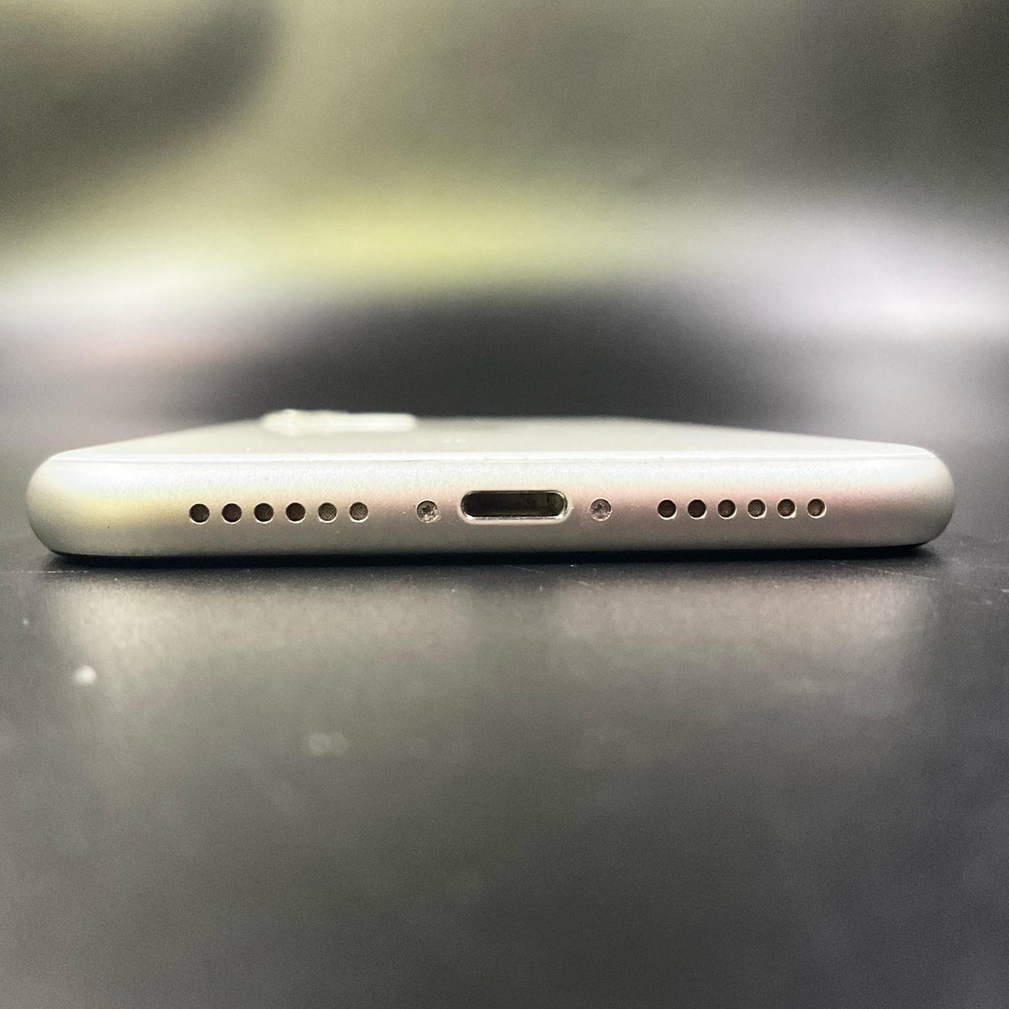 【全額返金保証】【最速発送】Apple iPhone iPhone 11 64GB ホワイト au SIMフリー 白ロム 動作確認済 84.5%