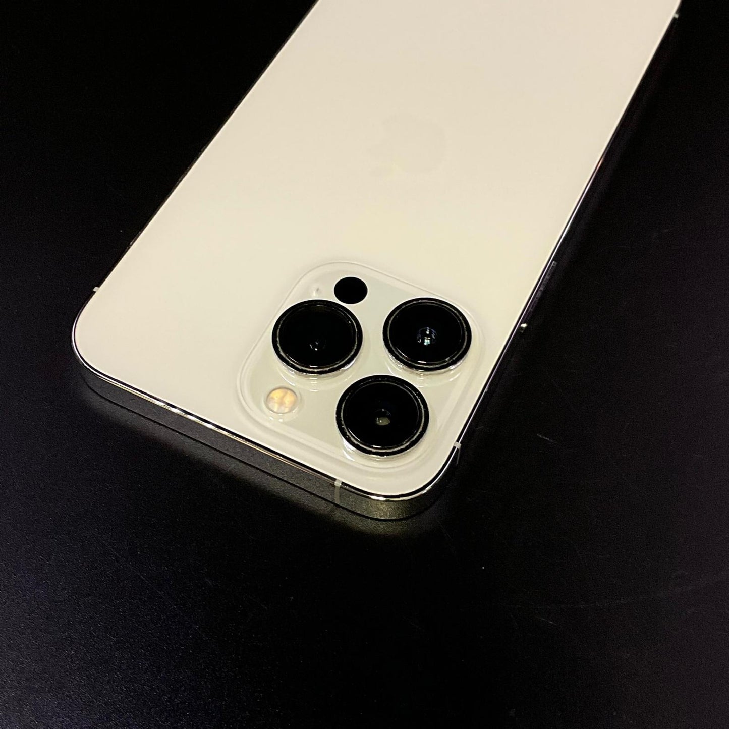 【全額返金保証】【最速発送】Apple iPhone iPhone 13 Pro 128GB シルバー SIMフリー 白ロム 動作確認済 70%