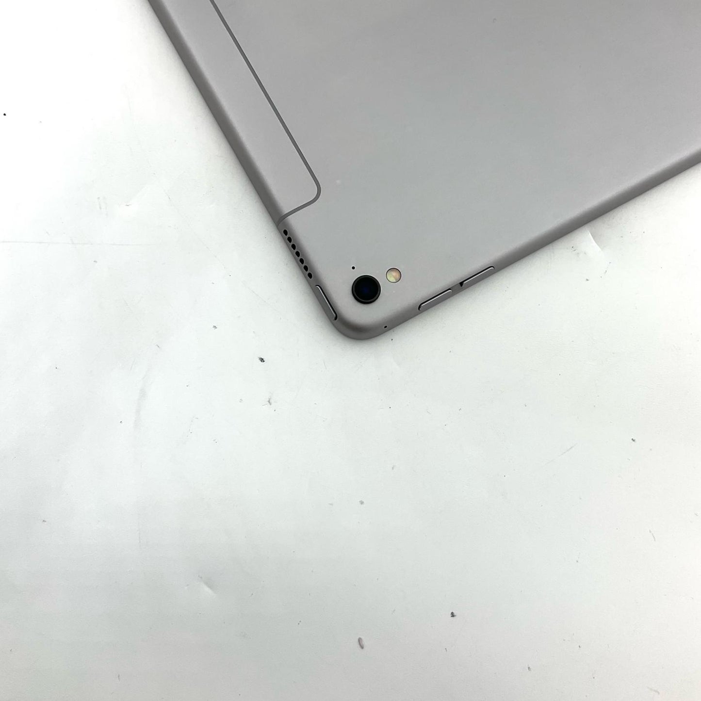 【全額返金保証】【最速発送】Apple iPad Pro 9.7インチ 256GB スペースグレイ WiFi+Cellular SIMフリー 白ロム 動作確認済
