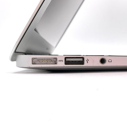 【全額返金保証】【最速発送】Apple MacBook Air 13インチ 2017 1.8 GHz デュアルコア Intel Core i5 8GB SSD 256GB シルバー 動作確認済