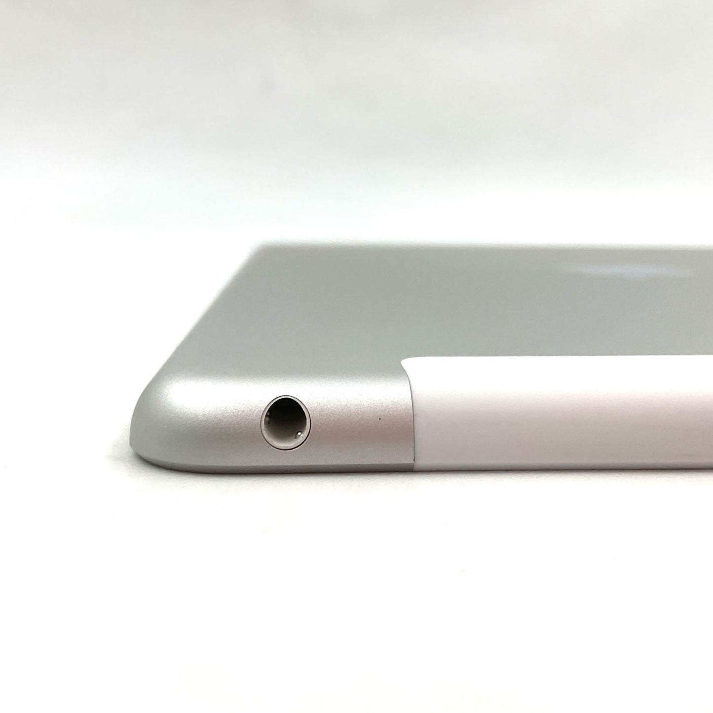 【全額返金保証】【最速発送】Apple iPad iPad 10.2インチ 第8世代 32GB シルバー WiFi+Cellular Softbank 白ロム 美品 動作確認済