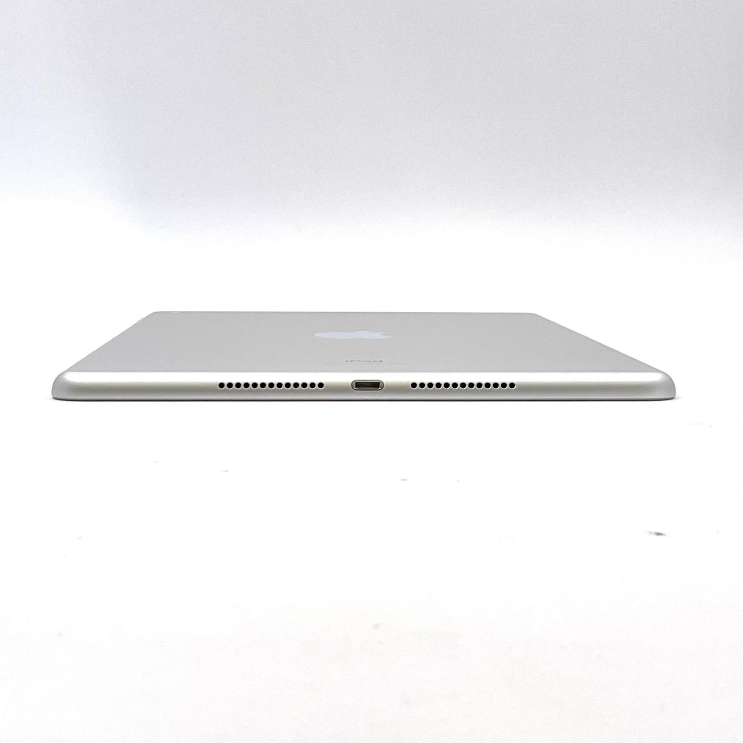 【全額返金保証】【最速発送】Apple iPad iPad 10.2インチ 第7世代 128GB シルバー Wi-Fi 美品 動作確認済