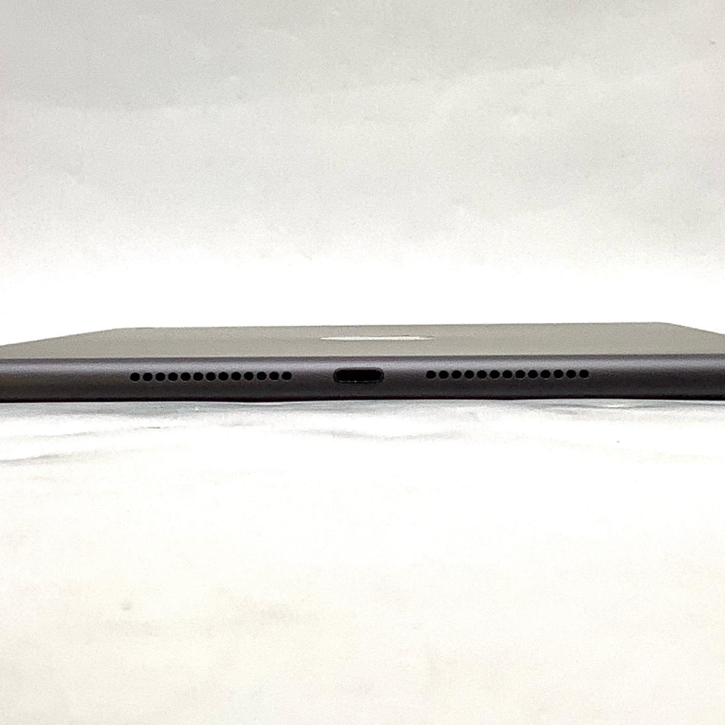 【全額返金保証】【最速発送】Apple iPad iPad 10.2インチ 第9世代 64GB スペースグレイ Wi-Fi 美品 動作確認済