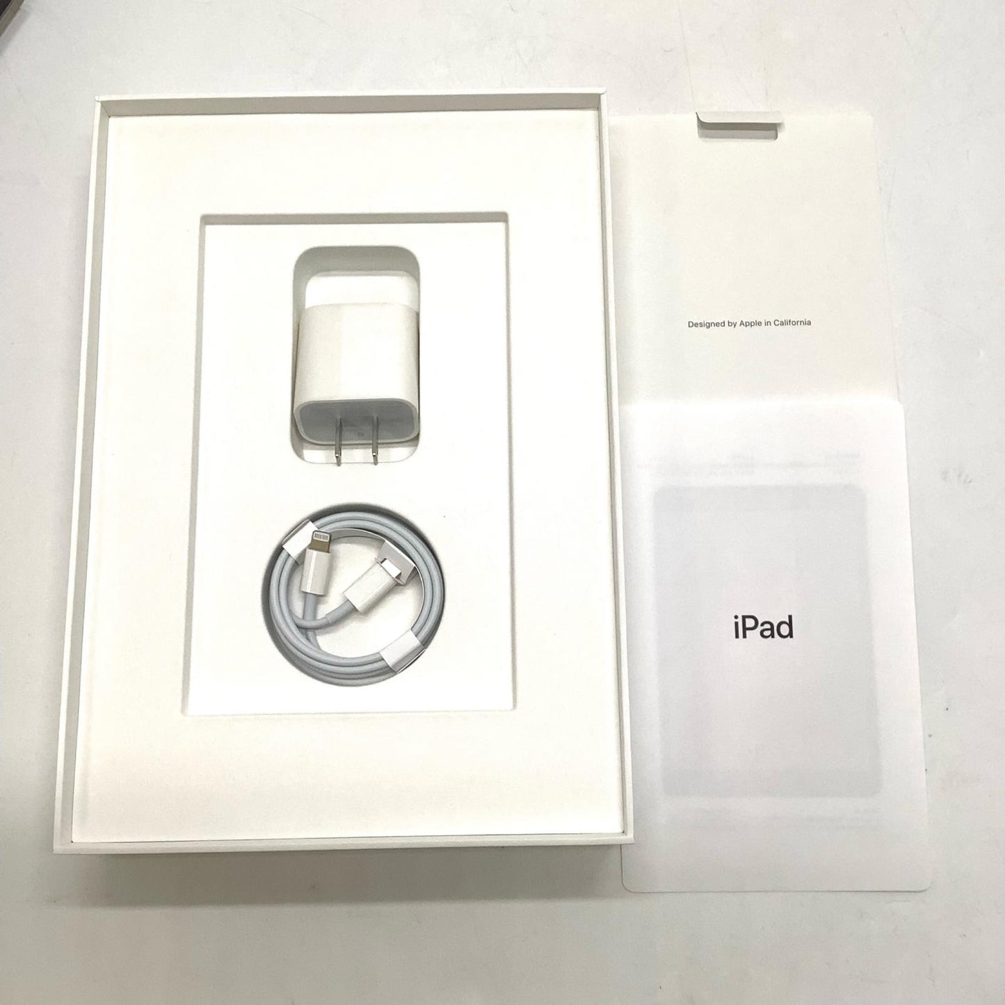 【全額返金保証】【最速発送】Apple iPad iPad 10.2インチ 第9世代 64GB スペースグレイ Wi-Fi 美品 動作確認済