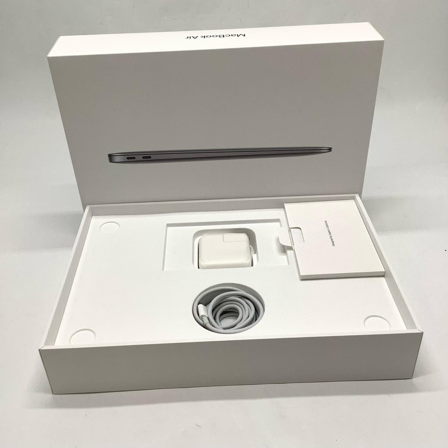 【全額返金保証】【最速発送】Apple MacBook Air 13.3インチ 2020 Apple M1 8GB SSD 256GB スペースグレイ 97% 美品 動作確認済
