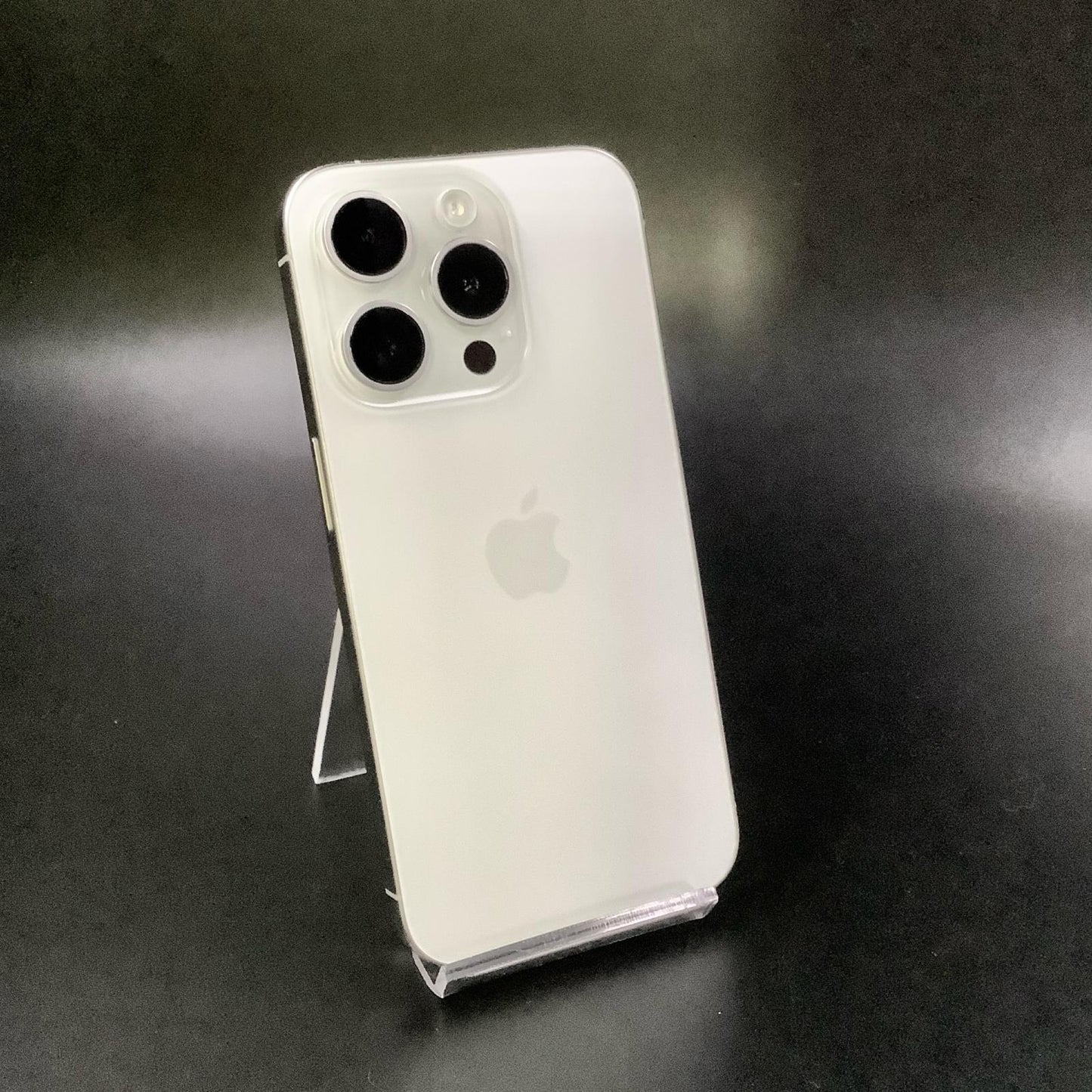 【全額返金保証】【最速発送】Apple iPhone iPhone 15 Pro 256GB ホワイトチタニウム Softbank SIMフリー 動作確認済 81%