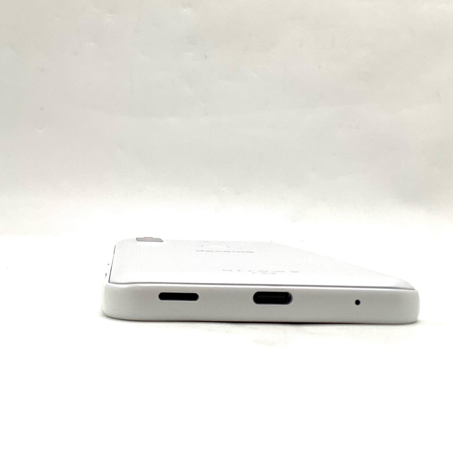 【全額返金保証】【最速発送】富士通 arrows arrows We 64GB White docomo SIMフリー 白ロム 超美品 動作確認済