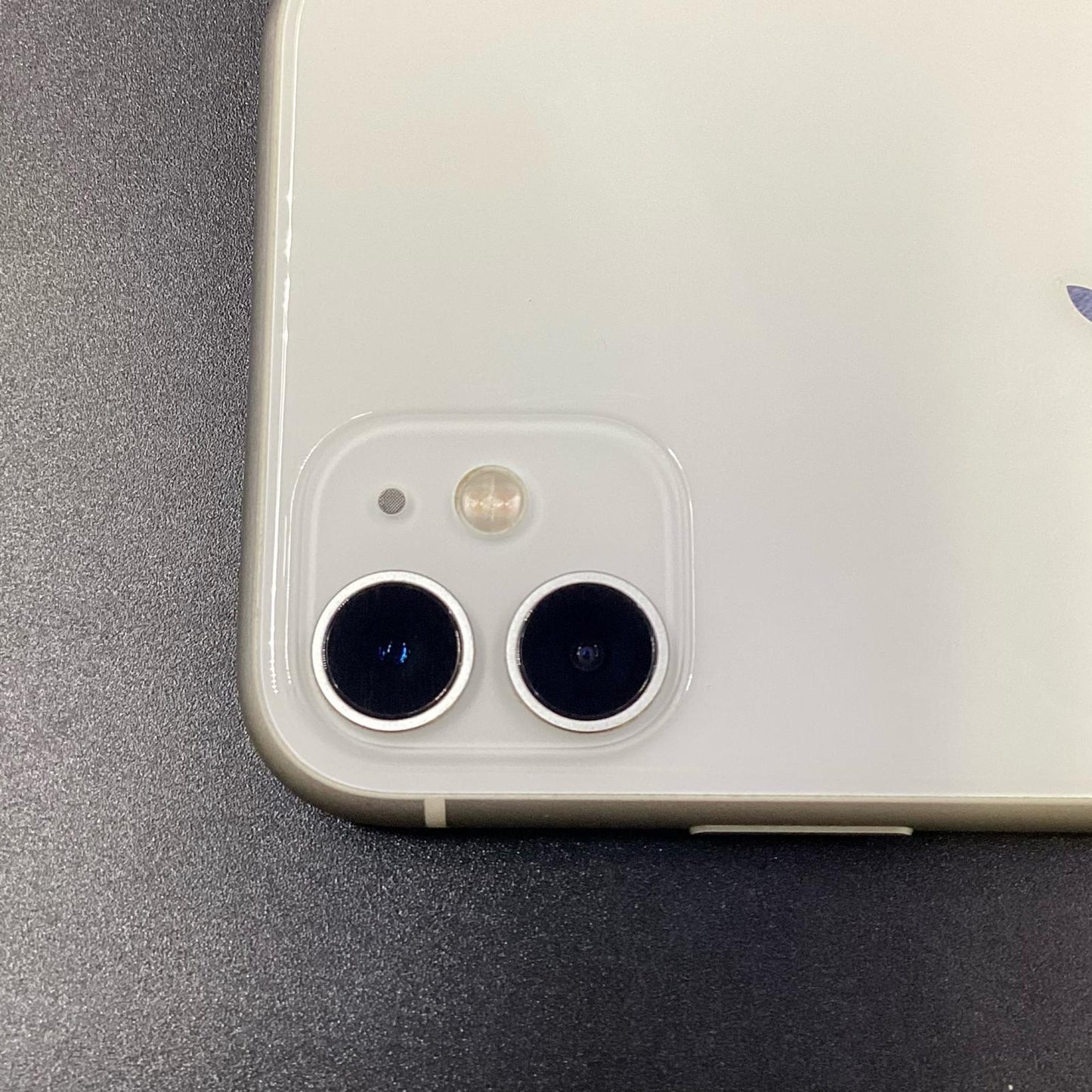 【全額返金保証】【最速発送】Apple iPhone iPhone 11 64GB ホワイト Softbank SIMフリー 白ロム 動作確認済 71%