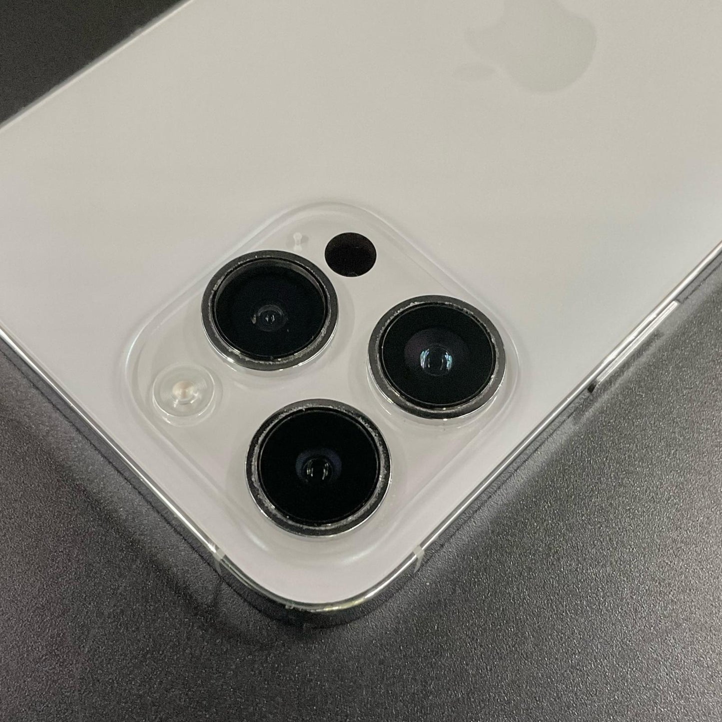 【最速発送】Apple iPhone iPhone 14 Pro Max 256GB シルバー docomo SIMフリー【難有】 83%