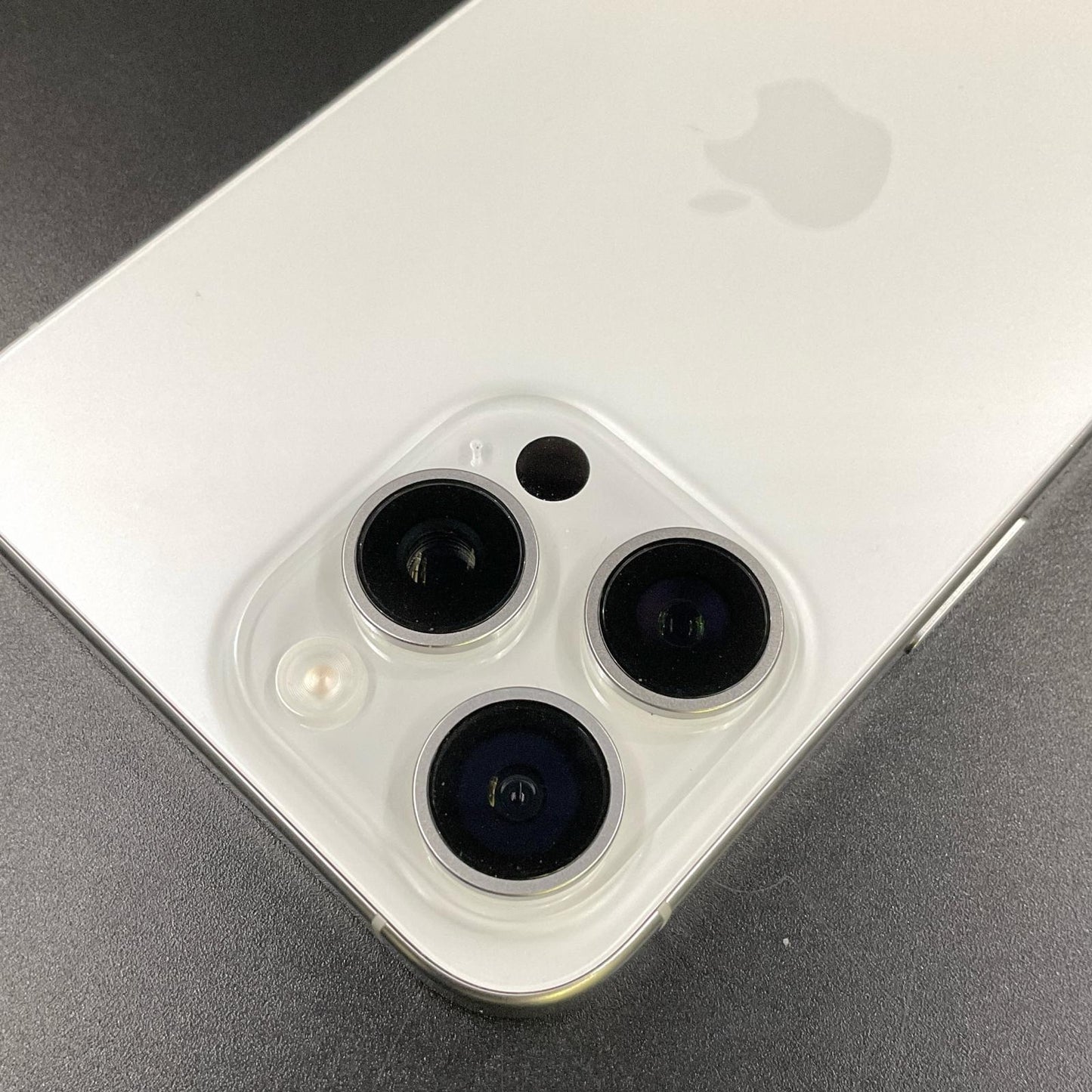 【全額返金保証】【最速発送】Apple iPhone iPhone 15 Pro Max 256GB ホワイトチタニウム SIMフリー 美品 動作確認済 89%