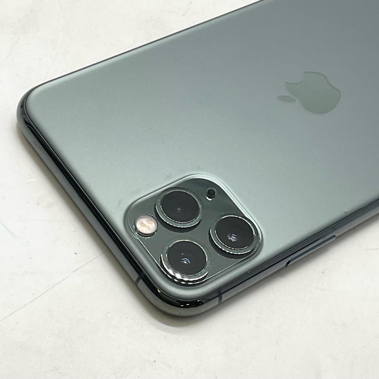 【全額返金保証】【最速発送】Apple iPhone iPhone 11 Pro Max 256GB ミッドナイトグリーン Softbank SIMフリー 白ロム 動作確認済 78%