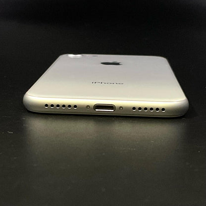 【全額返金保証】【最速発送】Apple iPhone iPhone 8 64GB ホワイト au 白ロム 動作確認済 95%