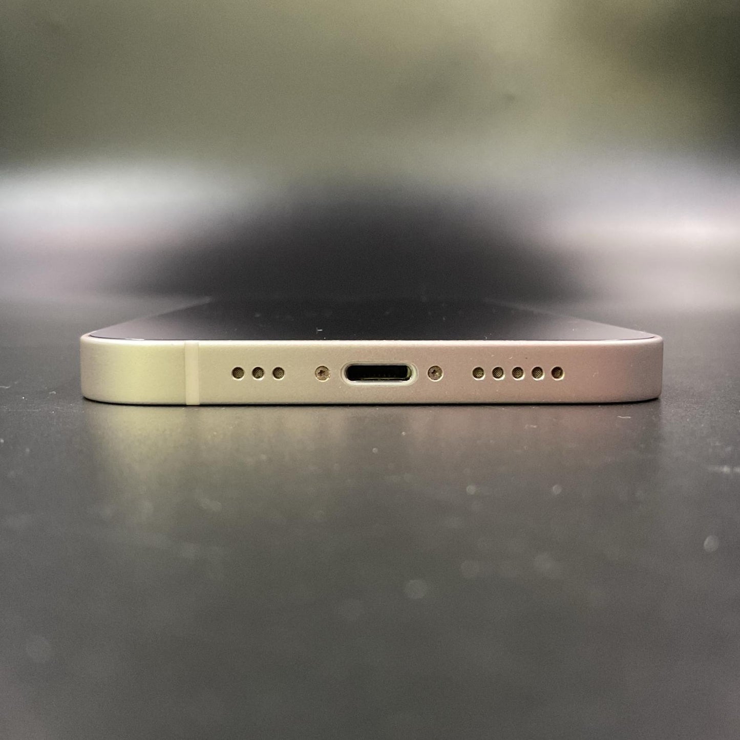 【全額返金保証】【最速発送】Apple iPhone iPhone 12 128GB スターライト au 白ロム 動作確認済 77%