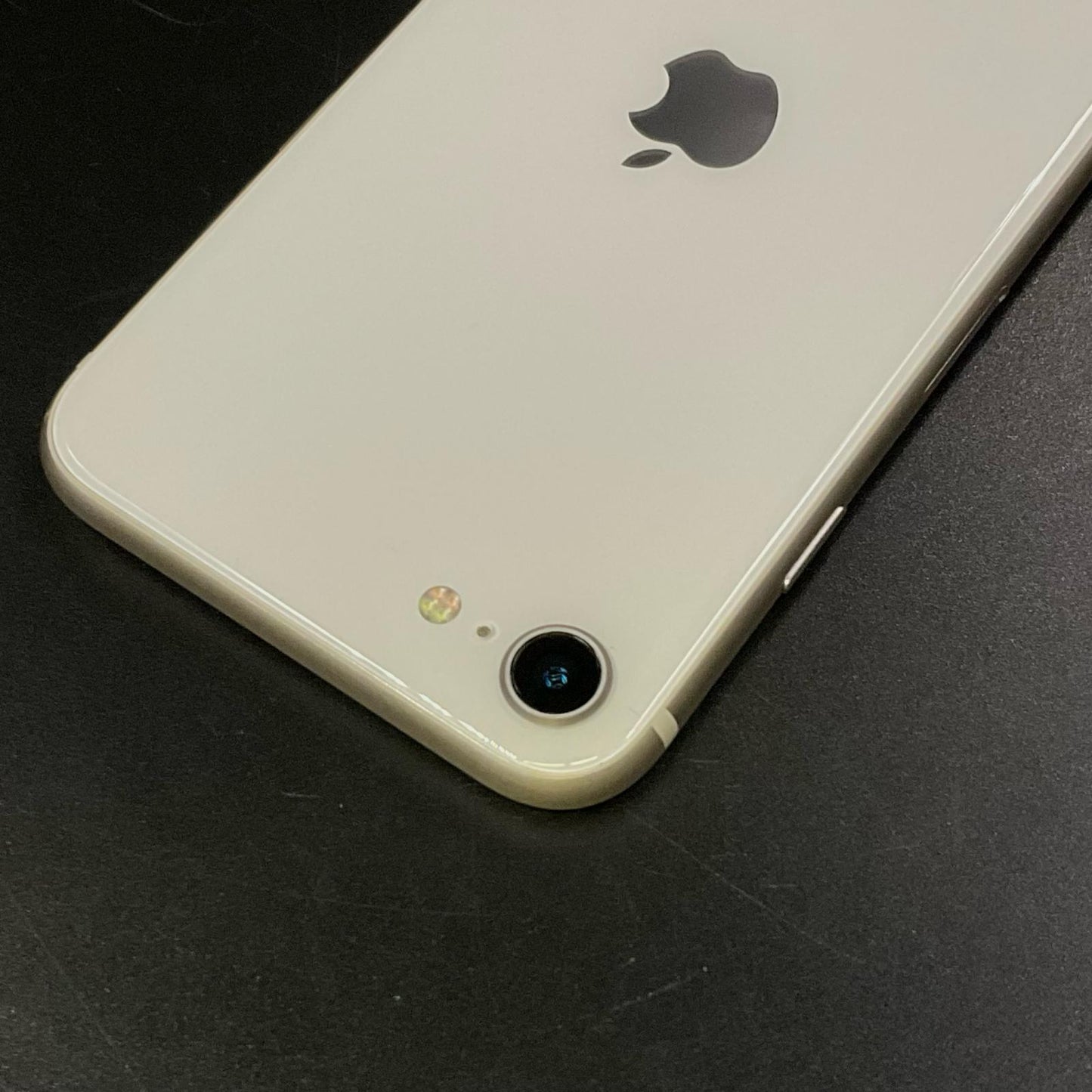 【全額返金保証】【最速発送】Apple iPhone iPhone SE（第3世代） 64GB Softbank 美品 動作確認済 81%