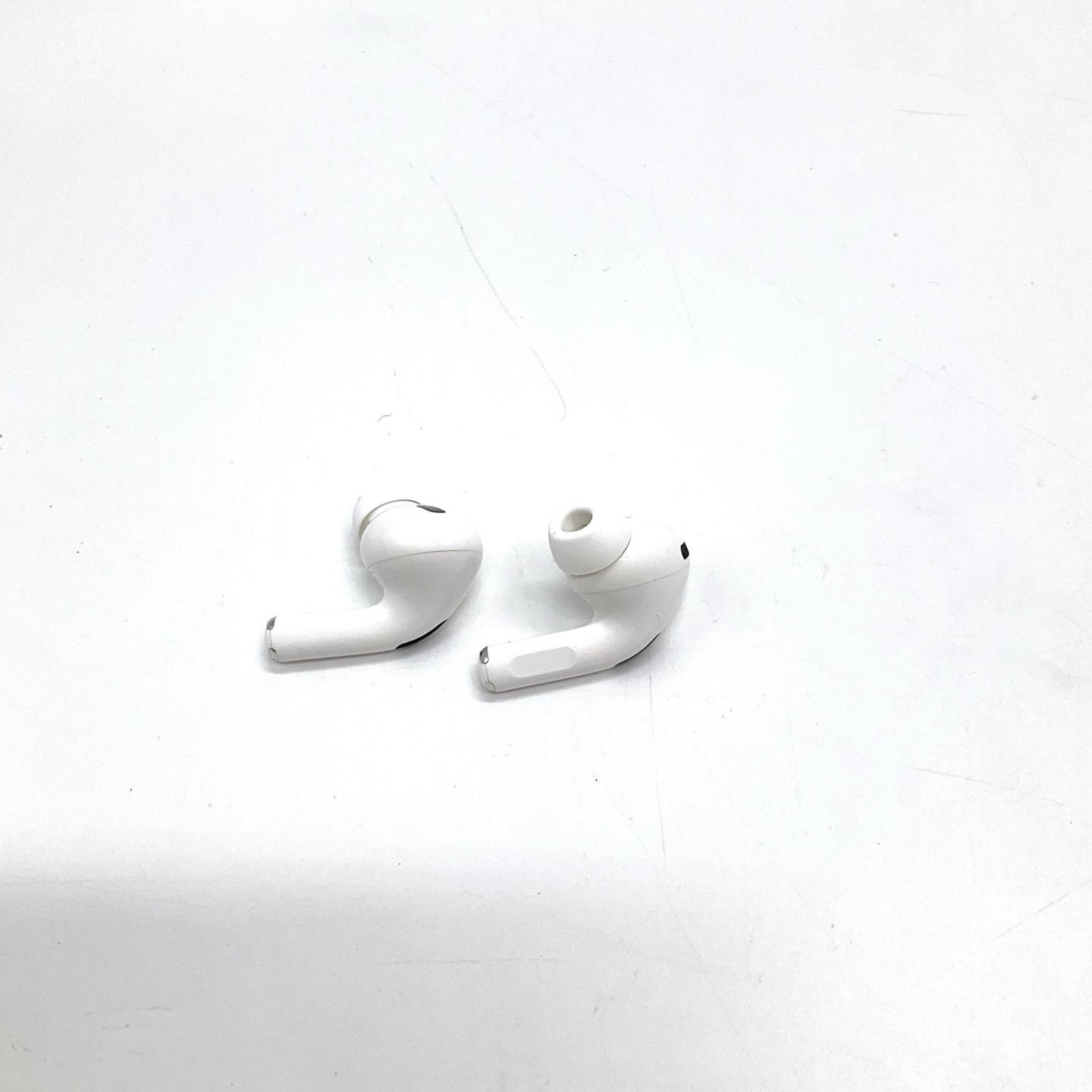 【全額返金保証】【最速発送】Apple AirPods Pro 2 MQD83J/A 美品 動作確認済