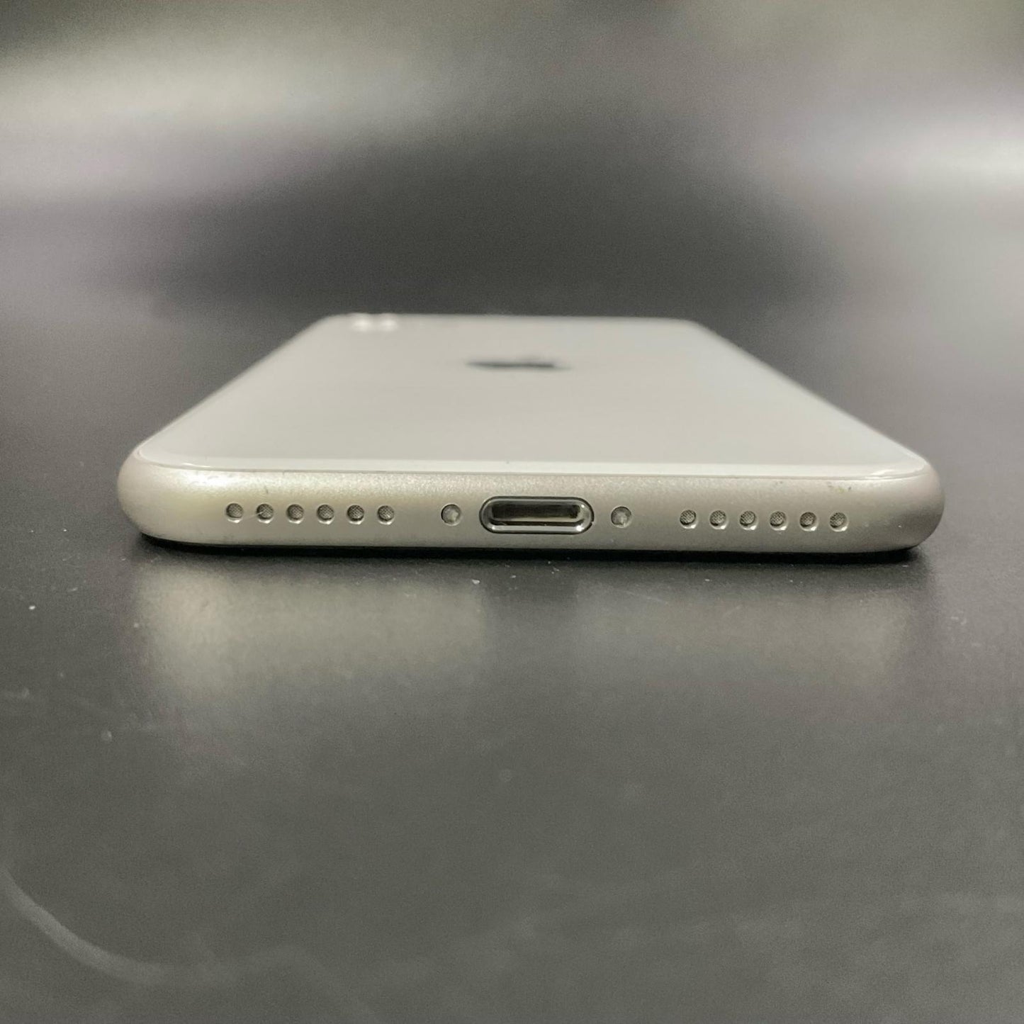 【全額返金保証】【最速発送】Apple iPhone iPhone SE（第3世代） 64GB スターライト Softbank 白ロム 動作確認済 87%