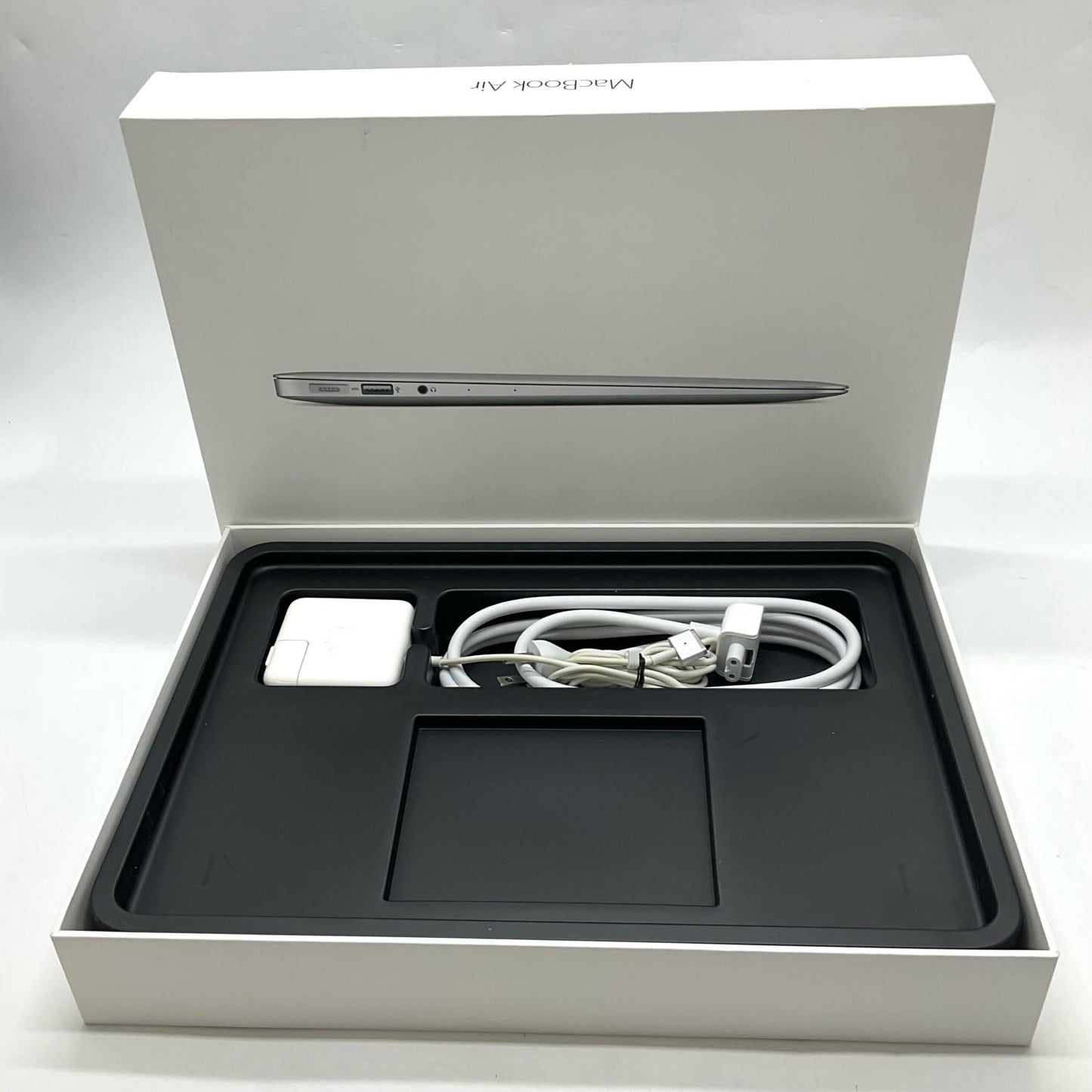 【全額返金保証】【最速発送】Apple MacBook Air 13インチ 2017 1.8 GHz デュアルコア Intel Core i5 8GB SSD 128GB シルバー 動作確認済