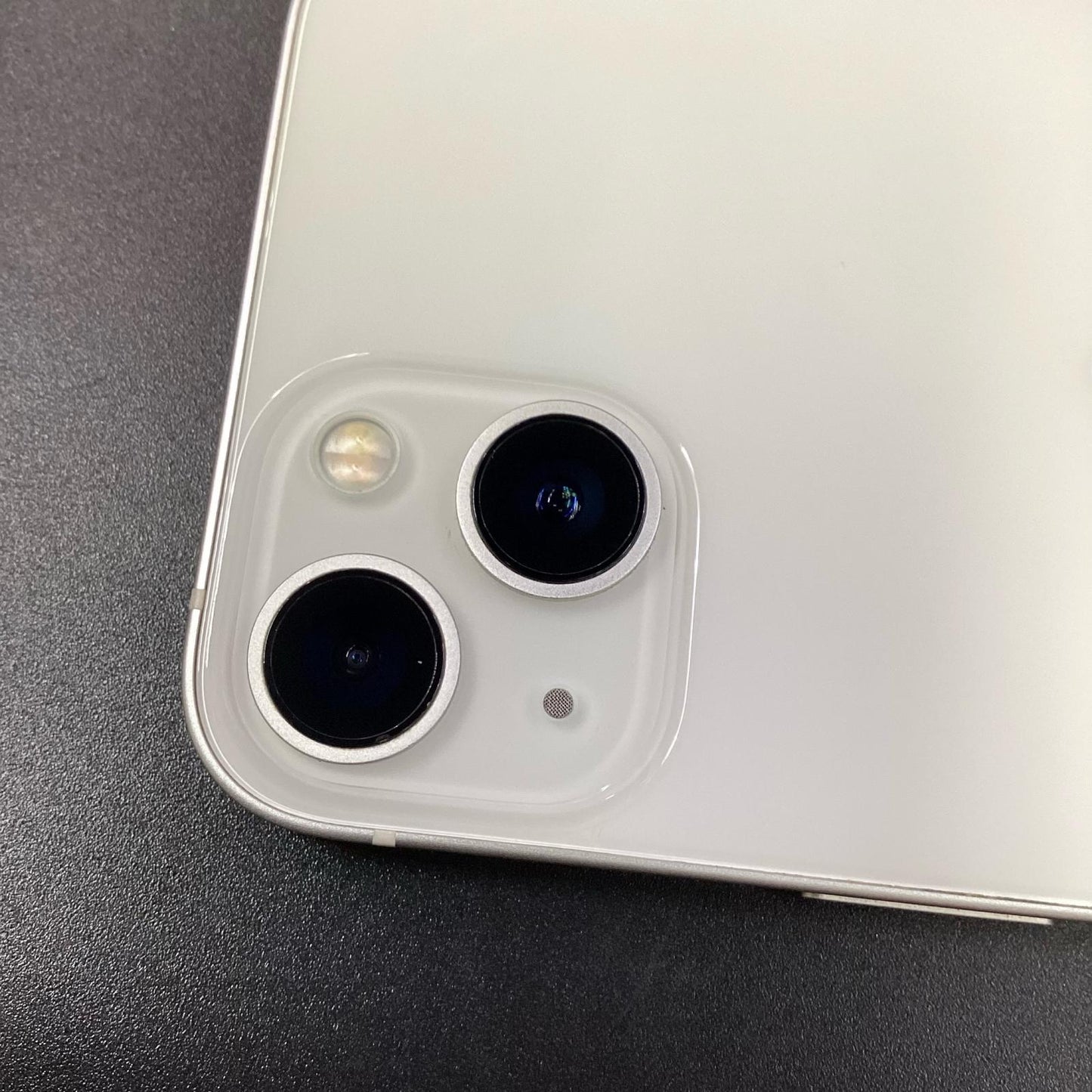 【全額返金保証】【最速発送】Apple iPhone iPhone 13 128GB スターライト au 白ロム 動作確認済 82%