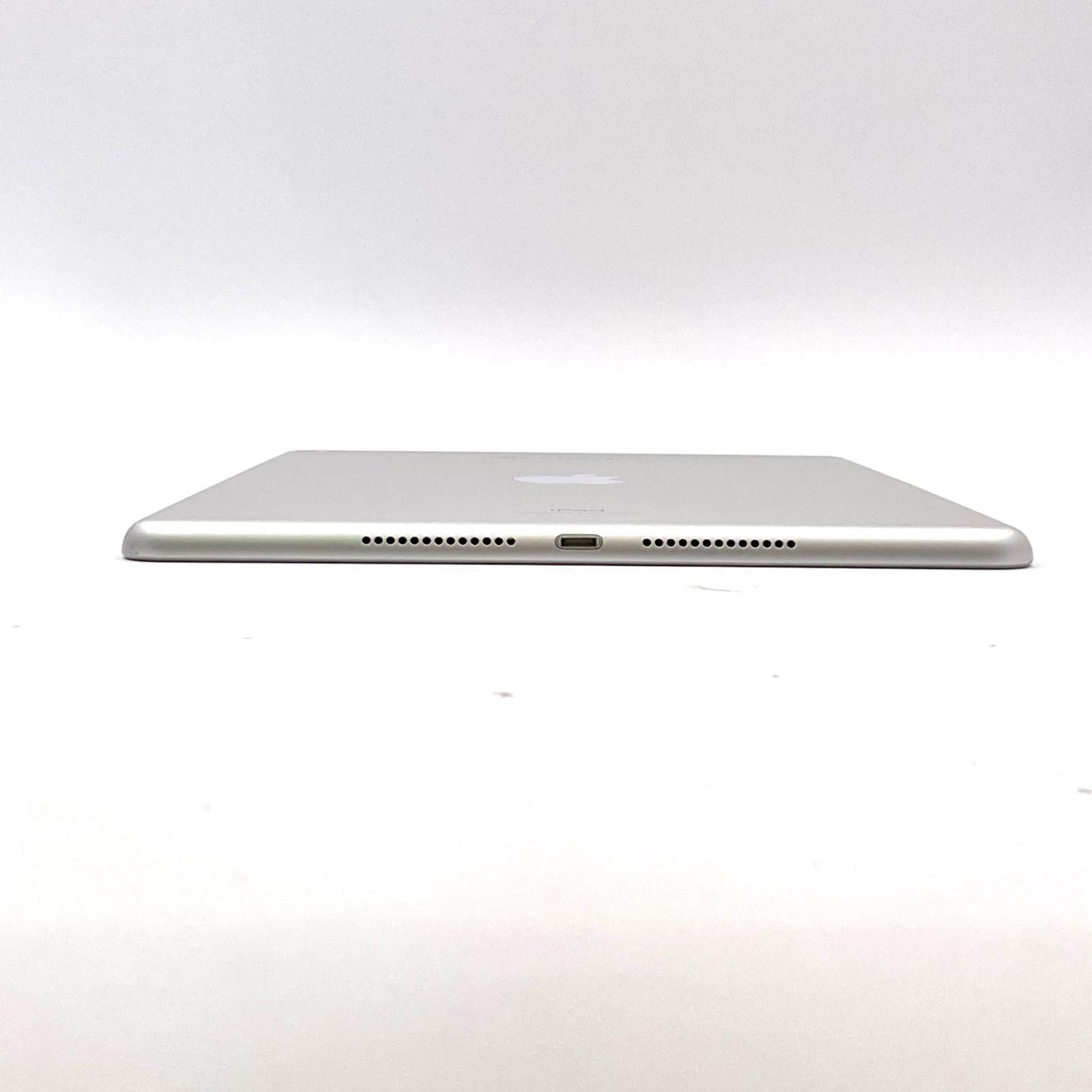 【全額返金保証】【最速発送】Apple iPad iPad 10.2インチ 第9世代 64GB シルバー Wi-Fi 動作確認済