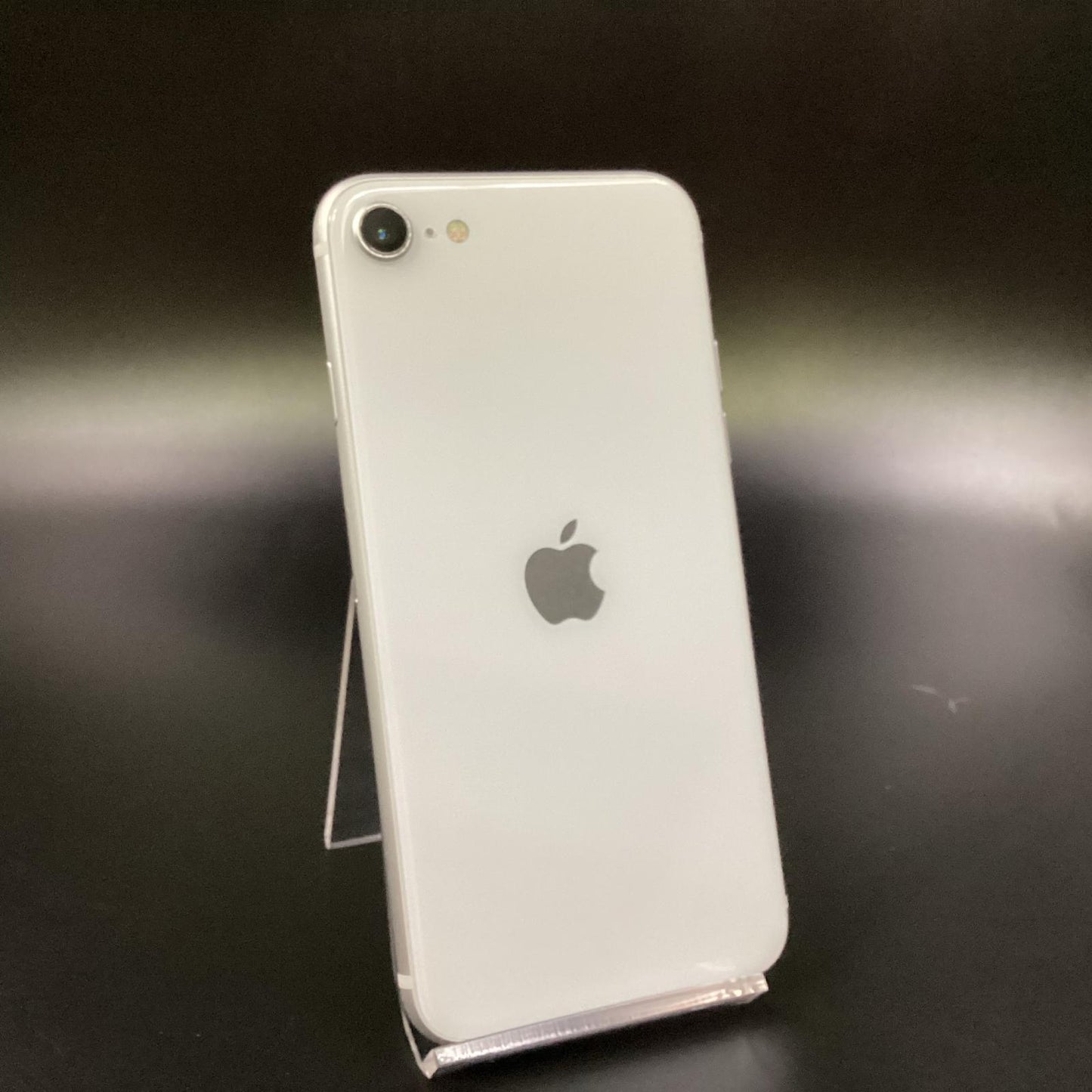 【全額返金保証】【最速発送】Apple iPhone iPhone SE（第2世代） 64GB ホワイト au 白ロム 動作確認済 80%