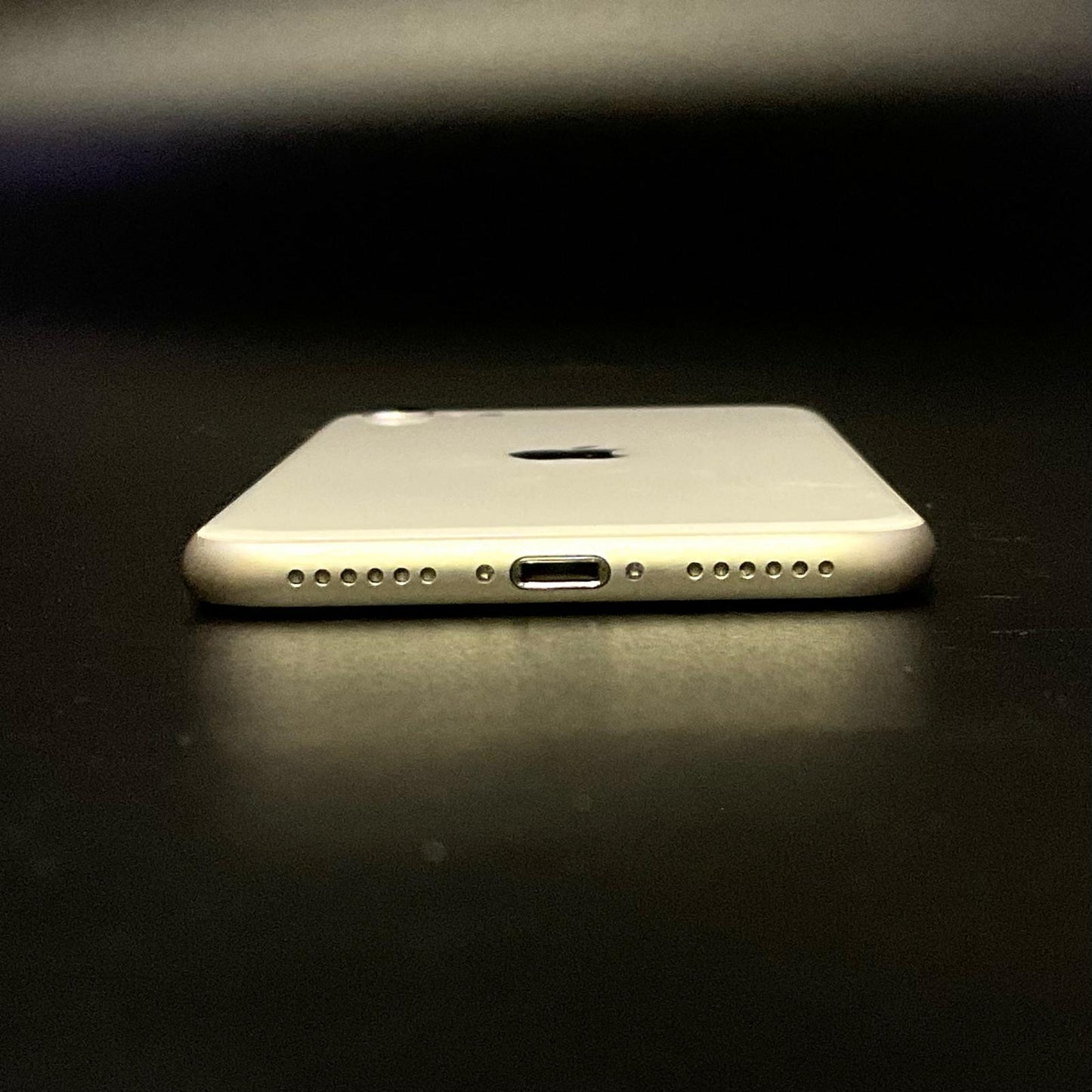 【全額返金保証】【最速発送】Apple iPhone iPhone SE（第3世代） 128GB スターライト Softbank SIMフリー 白ロム 動作確認済 83%