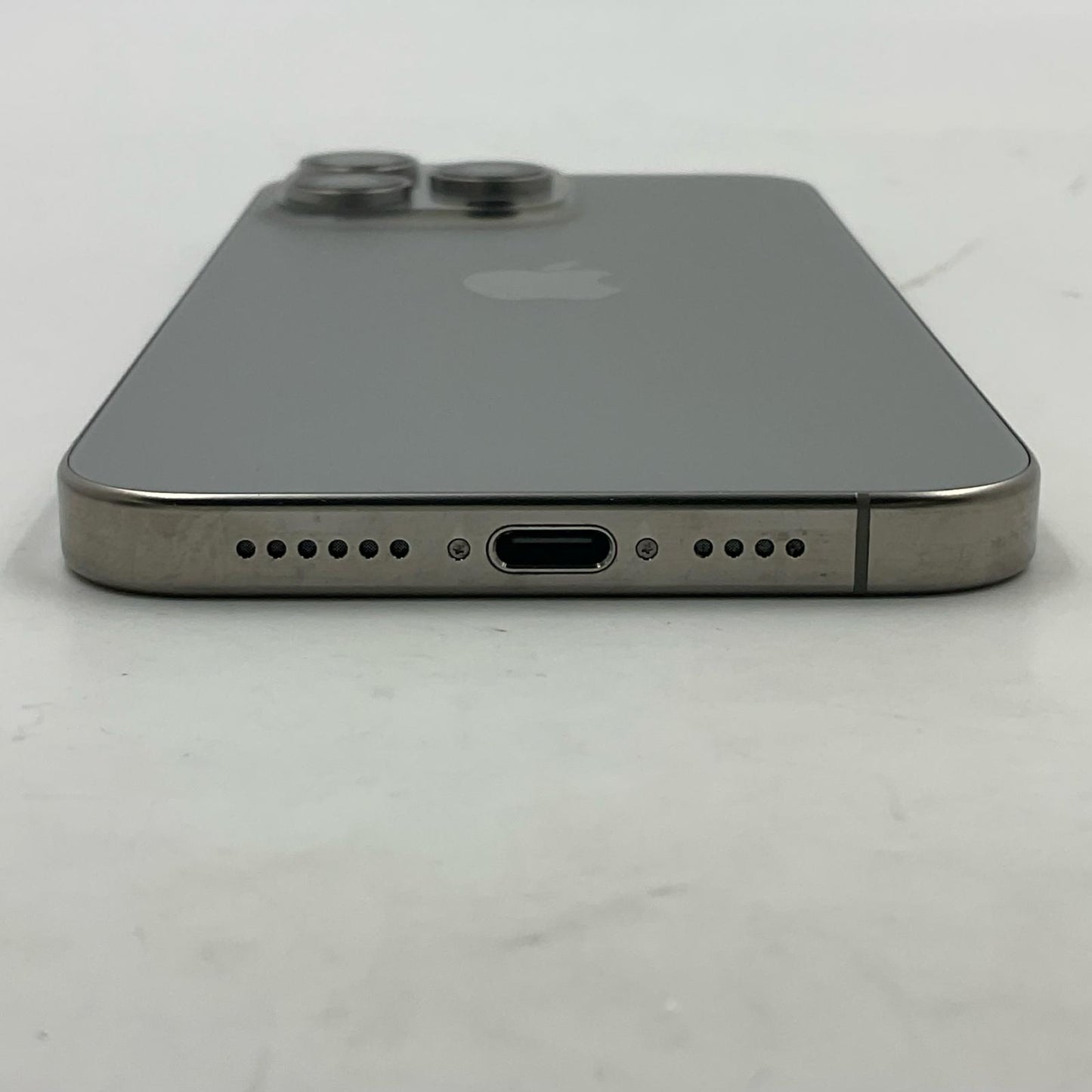 【全額返金保証】【最速発送】Apple iPhone iPhone 15 Pro Max 256GB ナチュラルチタニウム au SIMフリー 美品 動作確認済 94%