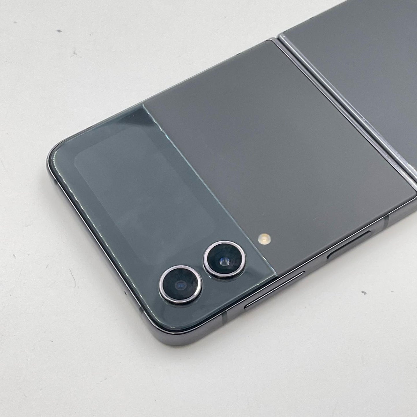【全額返金保証】【最速発送】SAMSUNG Galaxy Z Flip4 128GB 楽天モバイル SIMフリー SM-F721C 動作確認済