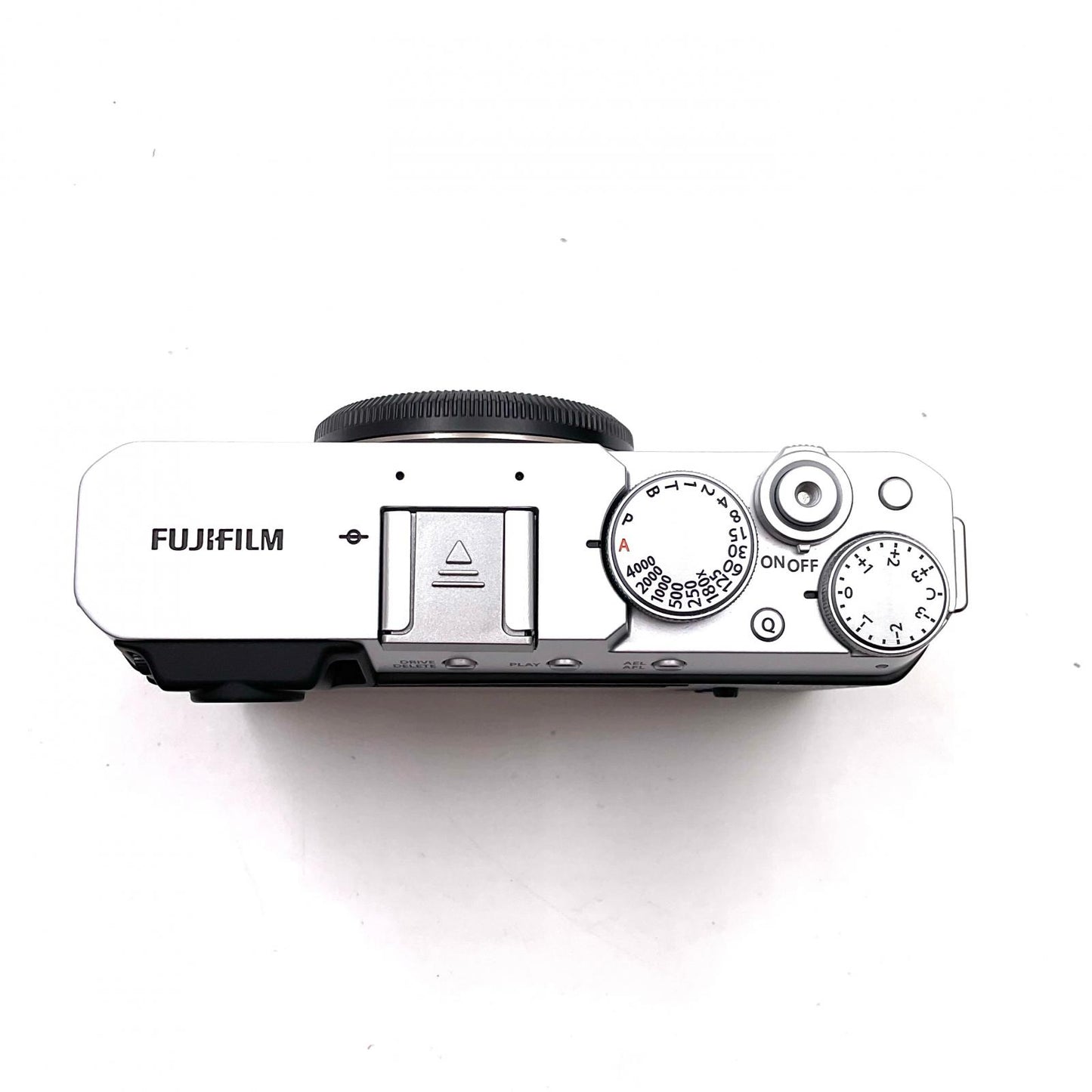 【全額返金保証】【最速発送】FUJIFILM デジタル一眼 X-E4 ボディ シルバー 超美品 動作確認済
