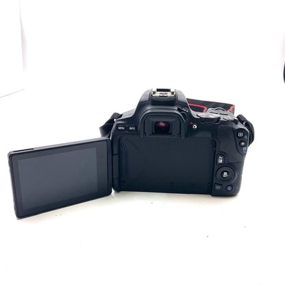 【全額返金保証】【最速発送】Canon デジタル一眼 EOS Kiss X10 EF-S18-55 IS STM レンズキット ブラック 動作確認済