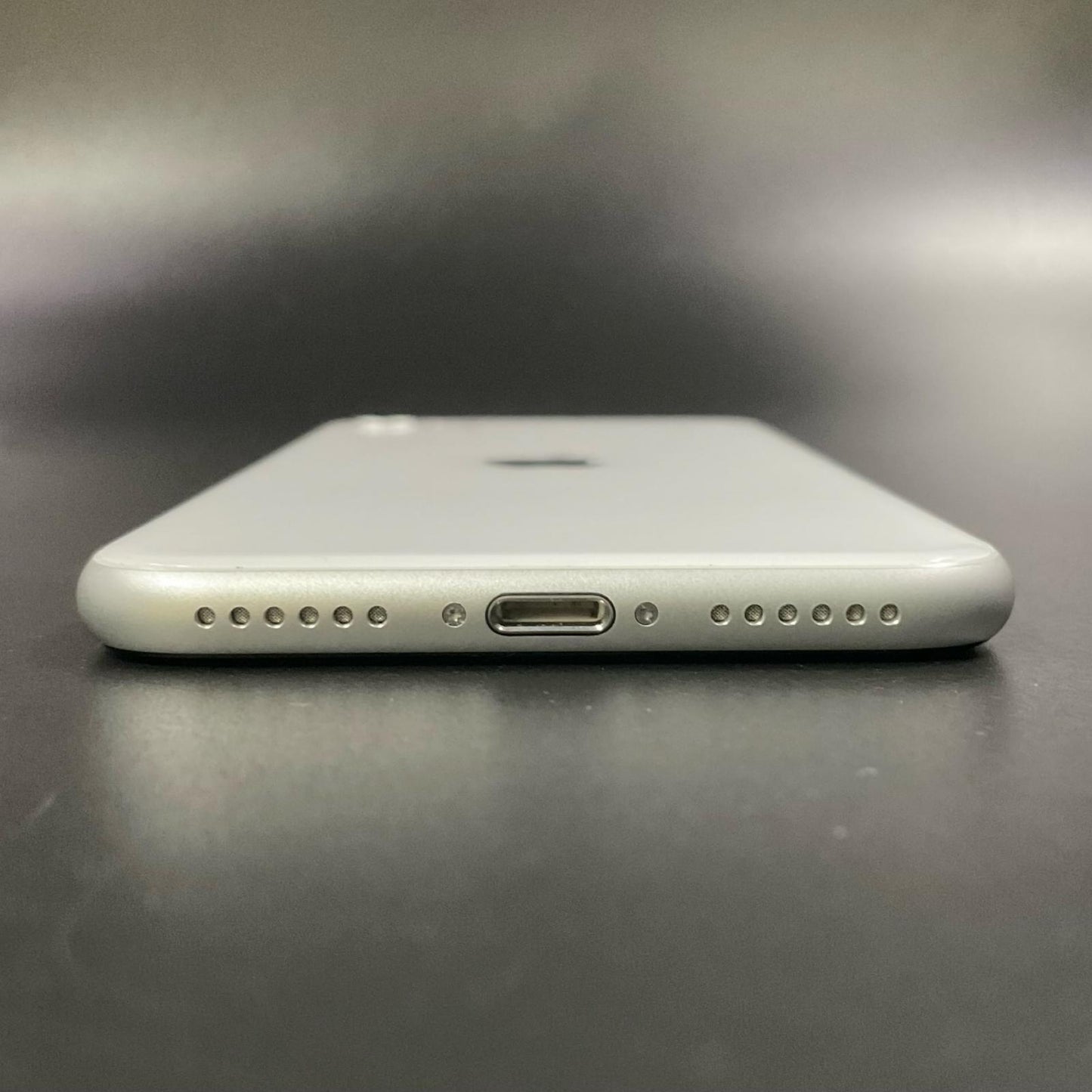 【全額返金保証】【最速発送】Apple iPhone iPhone SE（第2世代） 64GB ホワイト Softbank 白ロム 動作確認済 86%