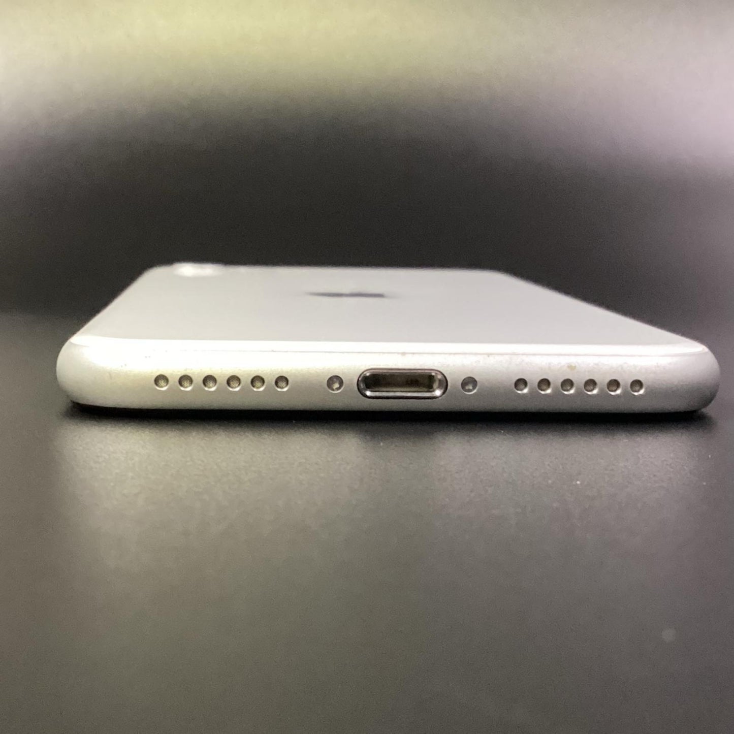 【全額返金保証】【最速発送】Apple iPhone iPhone SE（第2世代） 128GB ホワイト Softbank 白ロム 動作確認済 76%